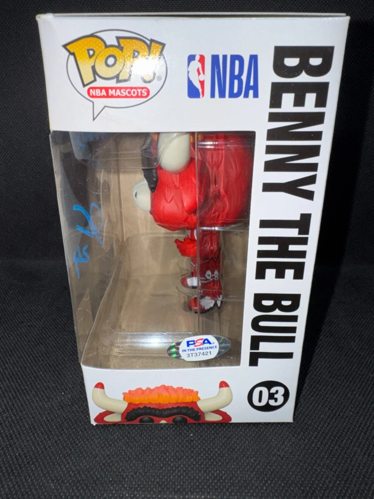 JAVONTE GREEN — JAVONTE GREEN signed auto BENNY THE BULL FUNKO POP FIGURE #03 w/ COA PSA 3T37421, изображение 3