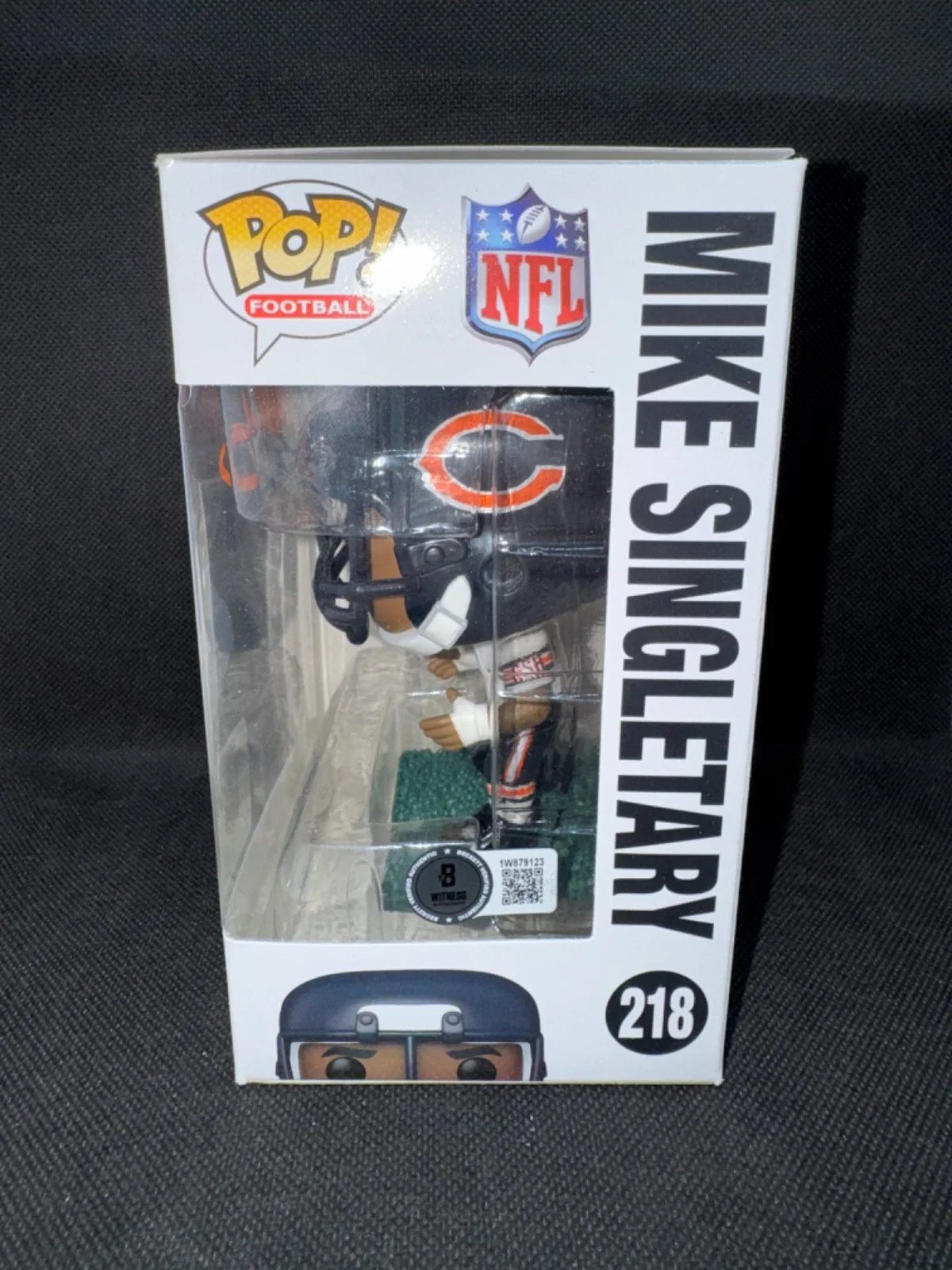 MIKE SINGLETARY — MIKE SINGLETARY signed auto CHICAGO BEAR FUNKO POP FIGURE #218 w/ COA BECKETT, изображение 2