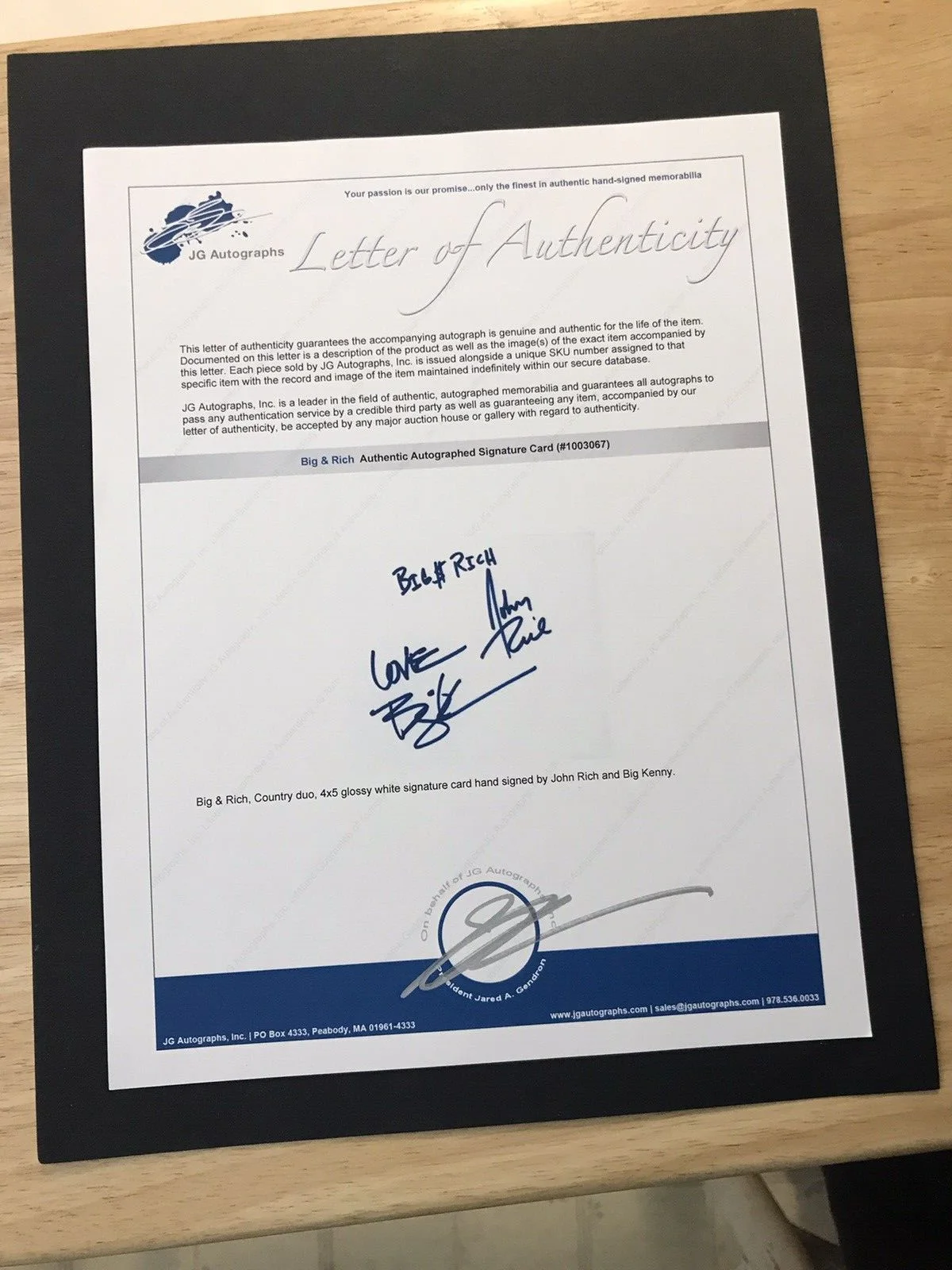 BIG & RICH-SIGNED CARD JOHN RICH & BIG KENNY "SAVE A HORSE -RIDE A COWBOY COA, изображение 3
