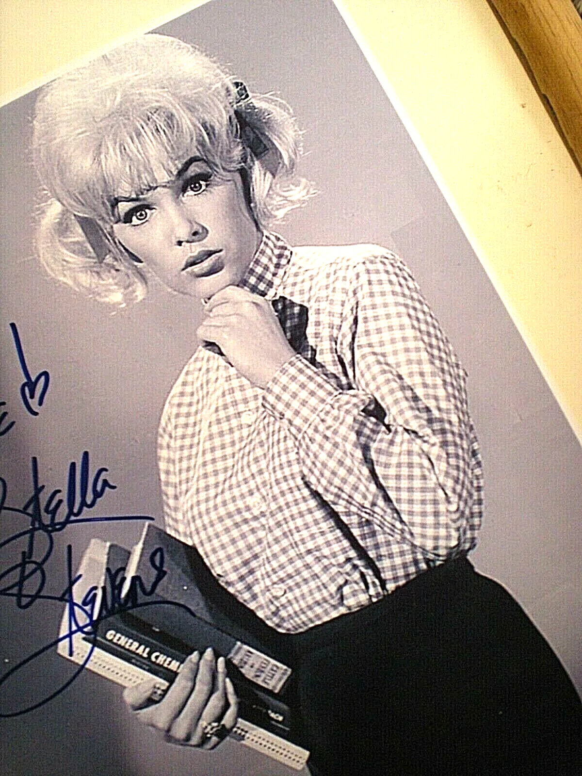 STELLA STEVENS — SIGNED PHOTO STELLA STEVENS PIGTAILS "NUTTY PROFESSOR" CERT - GA COA DECEASED, image 3