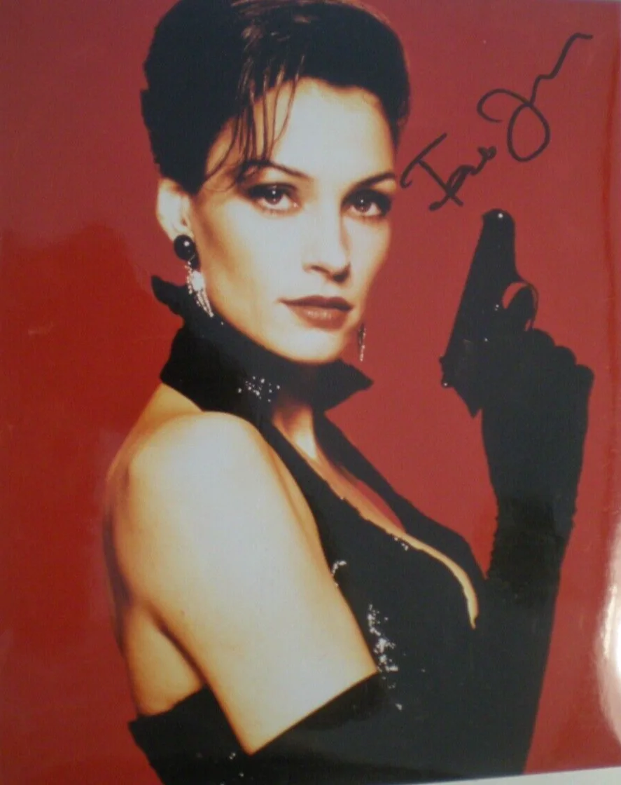 FAMKE JANSSEN — SIGNED PHOTO BEAUTIFUL FAMKE JANSSEN "ONATOPP" "GOLDENEYE" JAMES BOND COA, изображение 2
