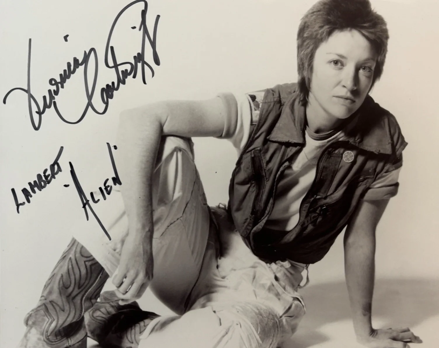 VERONICA CARTWRIGHT — VERONICA CARTWRIGHT SIGNED PHOTO FROM CLASSIC FILM "ALIEN" AS 'LAMBERT', image 3