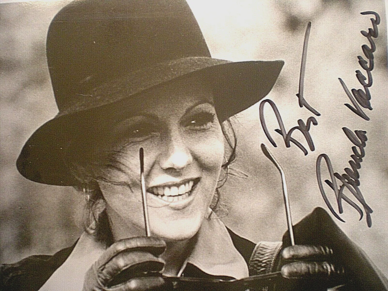 BRENDA VACARRO — HAND SIGNED PHOTO BEAUTIFUL BRENDA VACCARO STARRED IN MIDNIGHT COWBOY