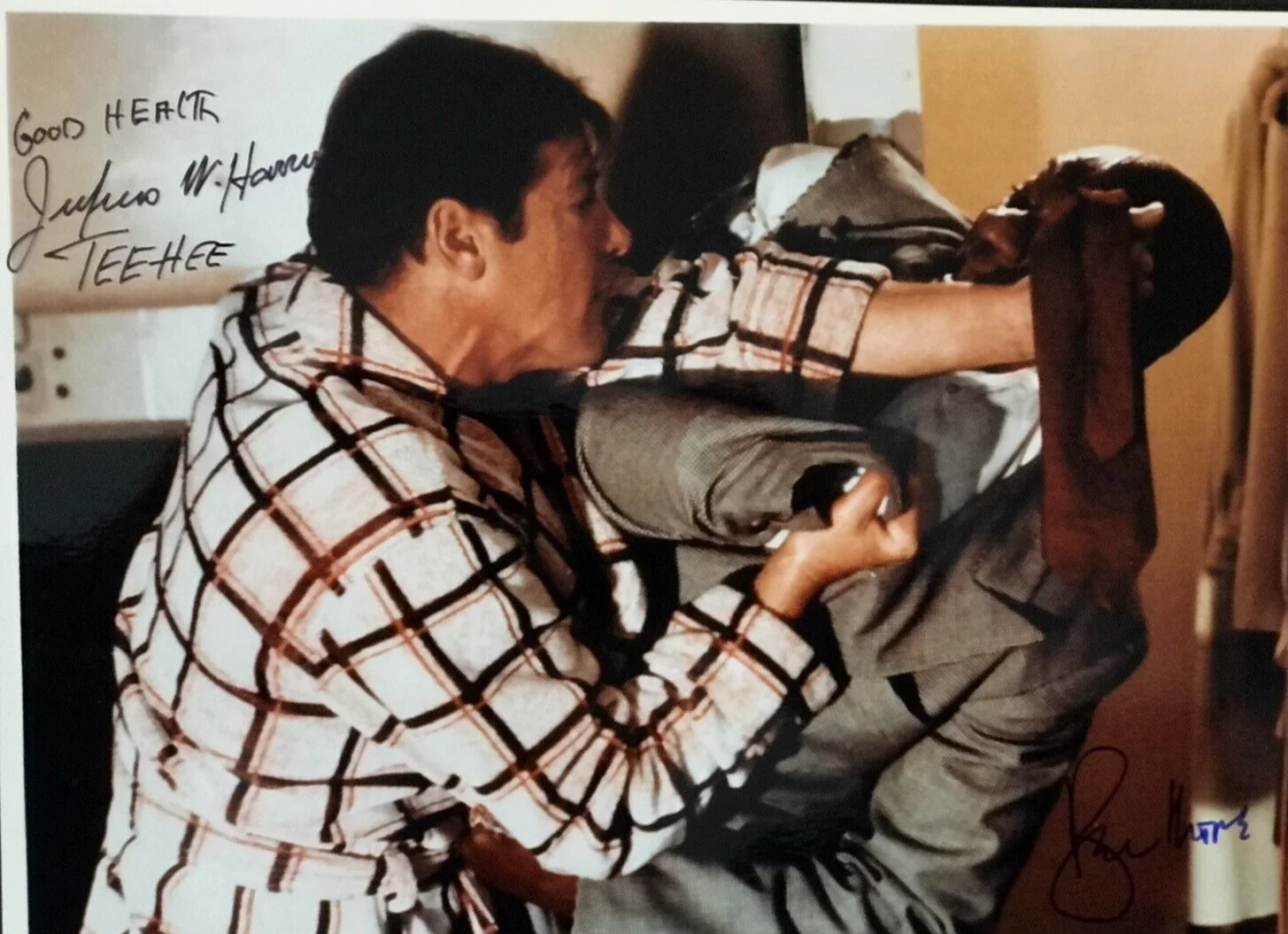JULIUS W HARRIS, ROGER MOORE — JULIUS HARRIS & ROGER MOORE SIGNED PHOTO "TEE HEE"-JAMES BOND "LIVE & LET DIE", image 2