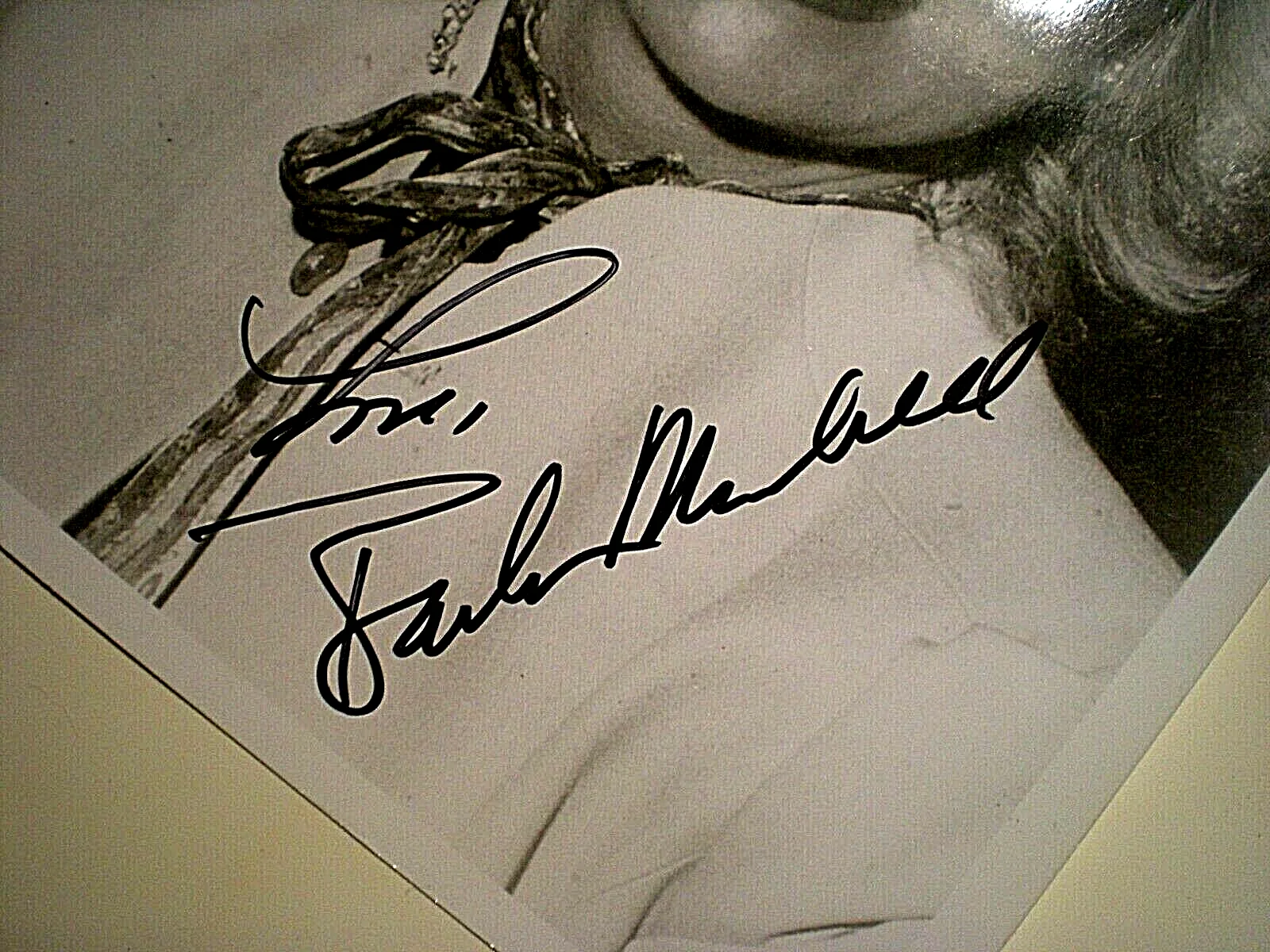 SIGNED PHOTO YOUNG PHOTO COUNTRY MUSIC LEGEND BARBARA MANDRELL-IF LOVIN YOU IS, изображение 2