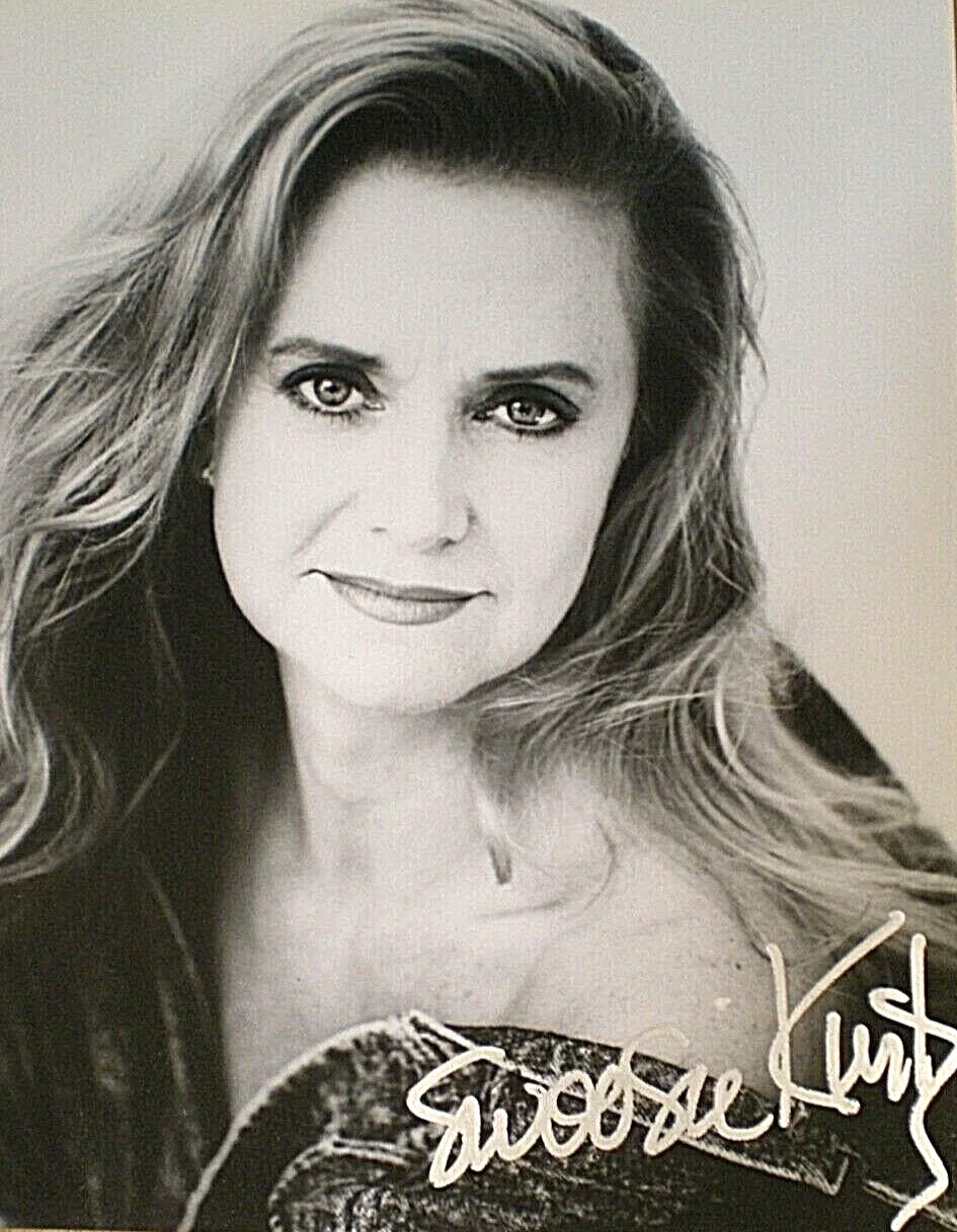 SWOOSIE KURTZ — SIGNED PHOTO SWOOSIE KURTZ-FROZEN & 5TH OF JULY-HEARTBREAK HOUSE TONY AWARD