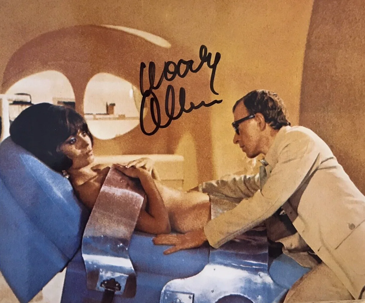 Woody Allen — Woody Allen Autographed Photo 8x10 James Bond 007 - Casino Royale w/ COA