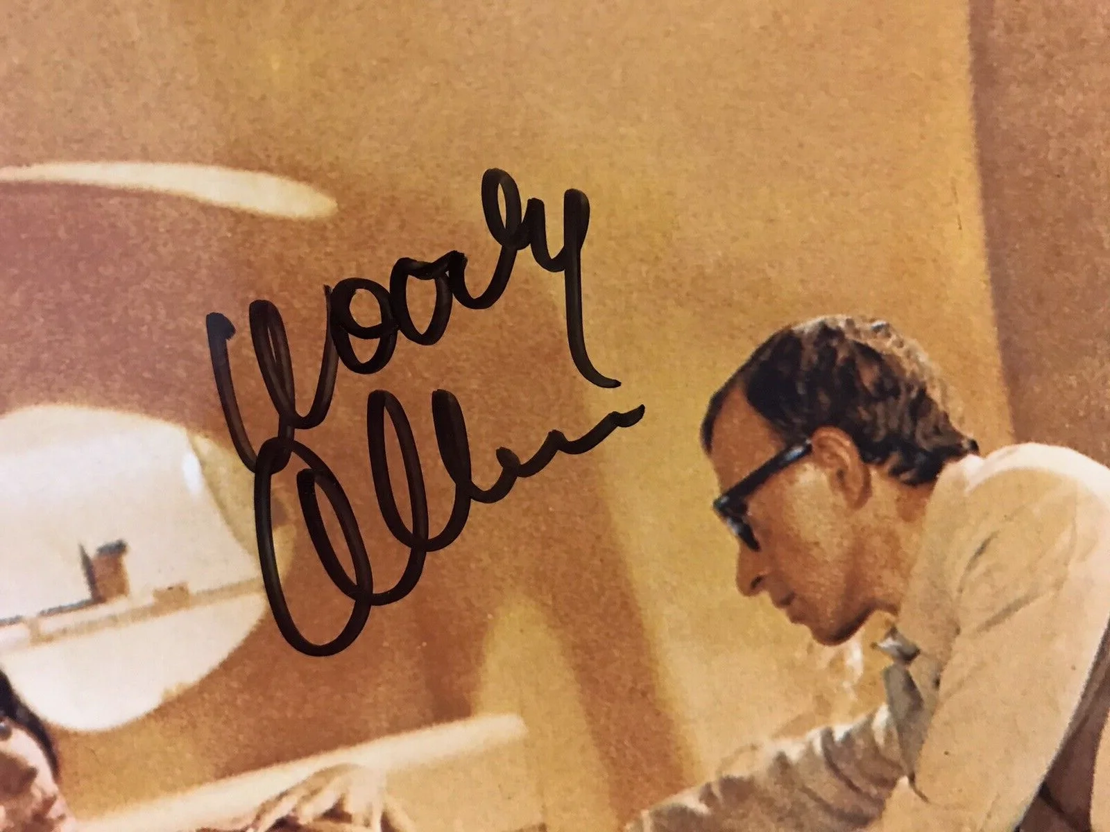Woody Allen — Woody Allen Autographed Photo 8x10 James Bond 007 - Casino Royale w/ COA, изображение 2