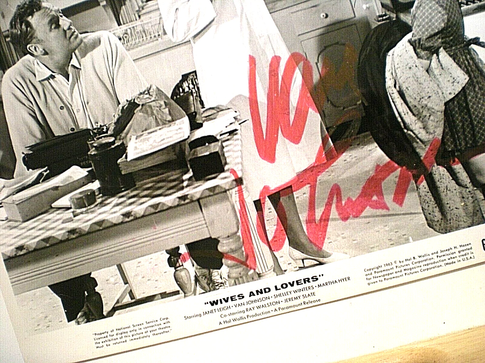 JANET LEIGH, VAN JOHNSON — CAST SIGNED RARE VINTAGE PHOTO JANET LEIGH & VAN JOHNSON-"WIVES & LOVES" 1963, изображение 3