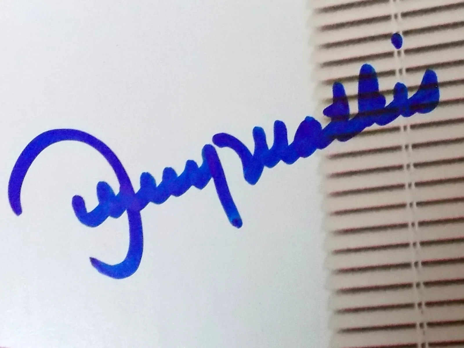 JONNY MATTHIS — SIGNED JOHNNY MATHIS ALBUM COVER " YOU LIGHTT UP MY LIFE " W/ VINYL, изображение 2