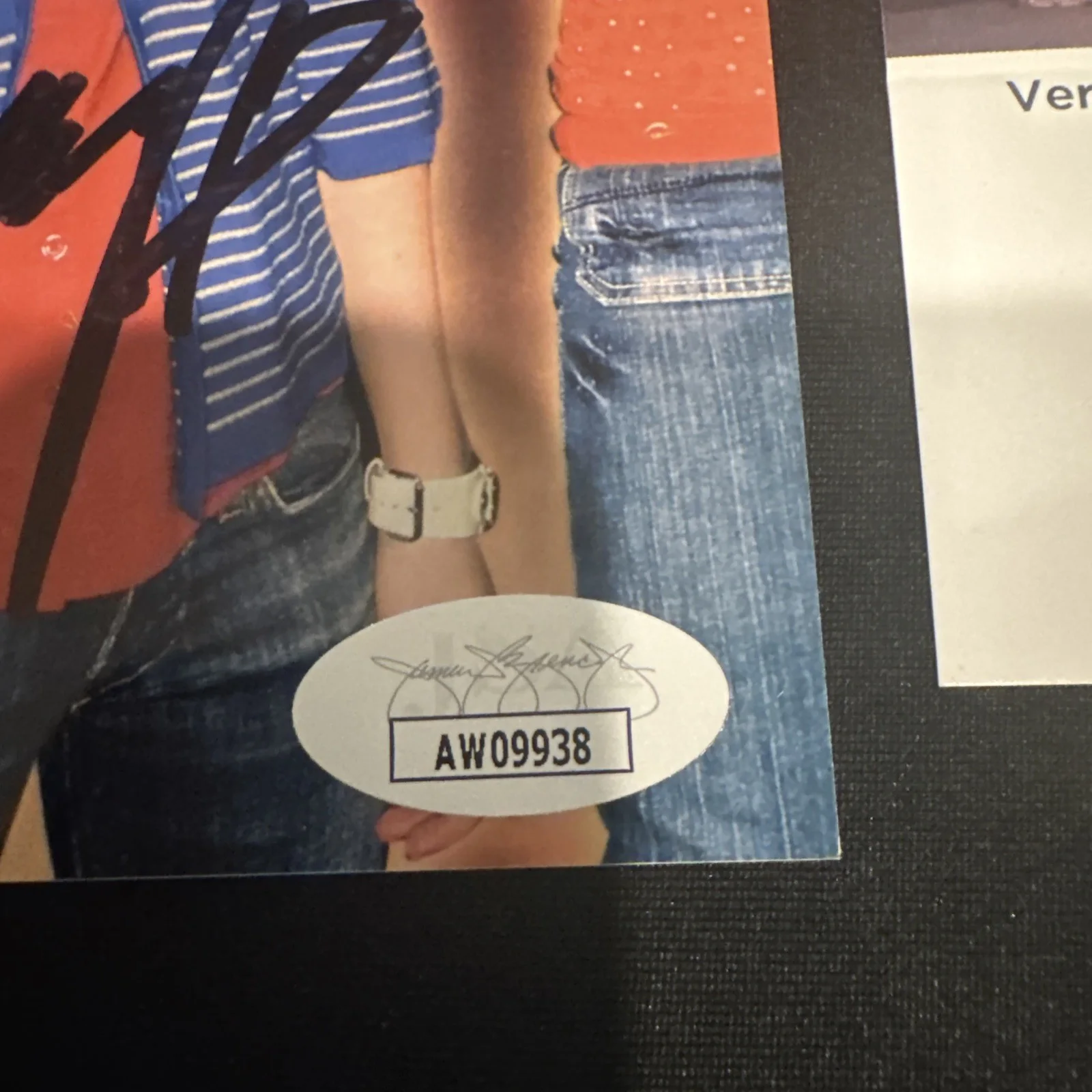 Miranda Cosgrove — Icarly Cast Signed Miranda Cosgrove Autograph JSA COA, image 3