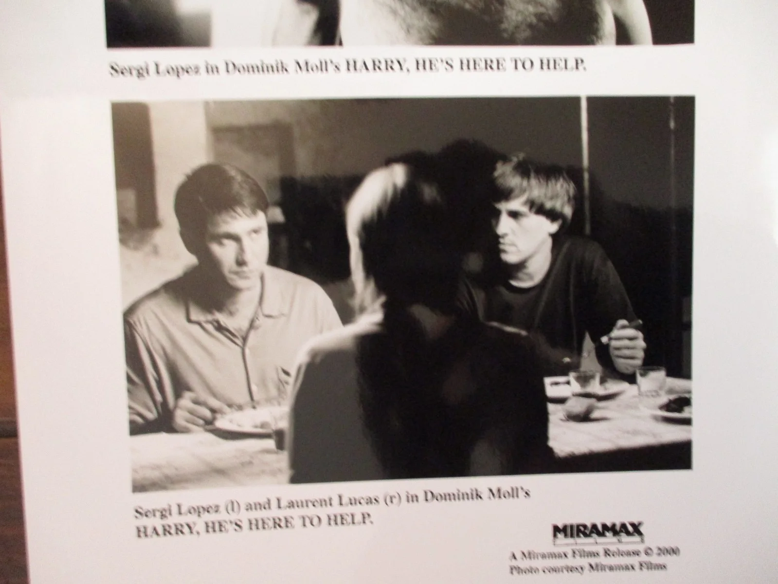 "HARRY, HE'S HERE TO HELP"/Sergi Lopez/Laurent Lucas/2000 8 x 10 B&W Press Photo, изображение 2