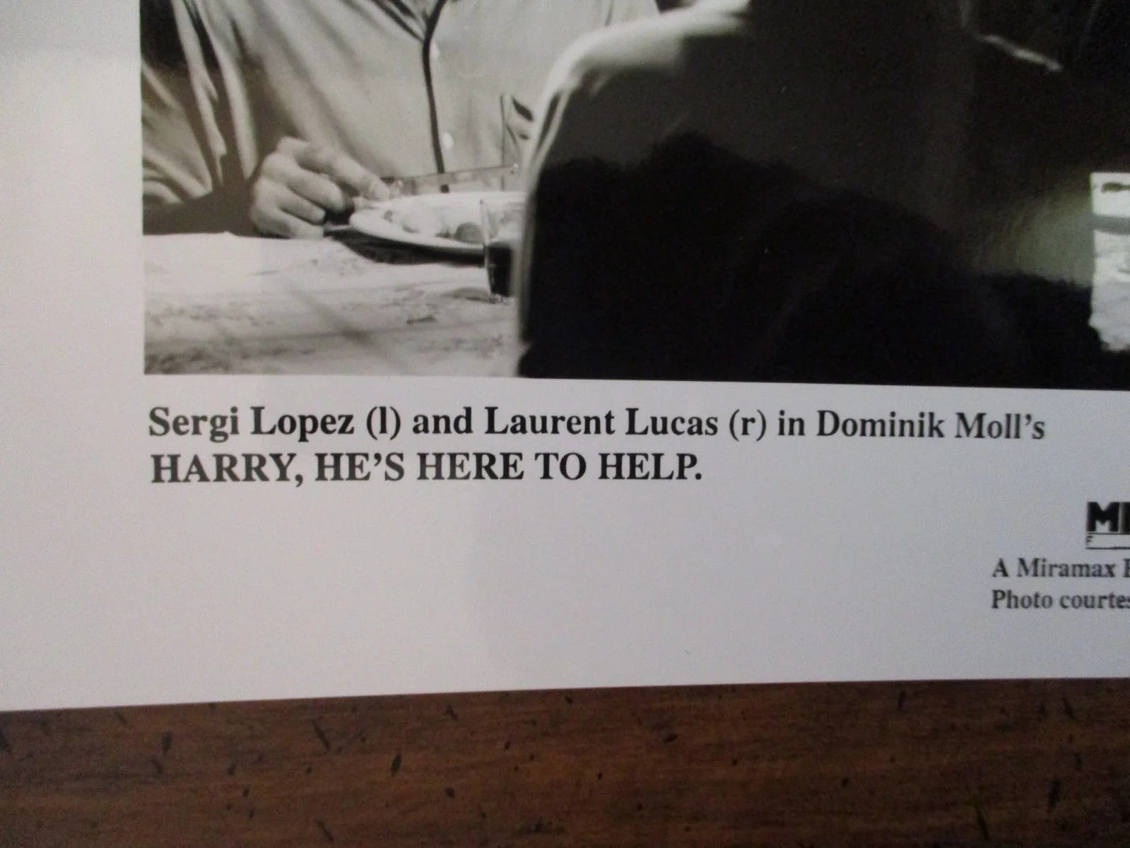 "HARRY, HE'S HERE TO HELP"/Sergi Lopez/Laurent Lucas/2000 8 x 10 B&W Press Photo, изображение 3