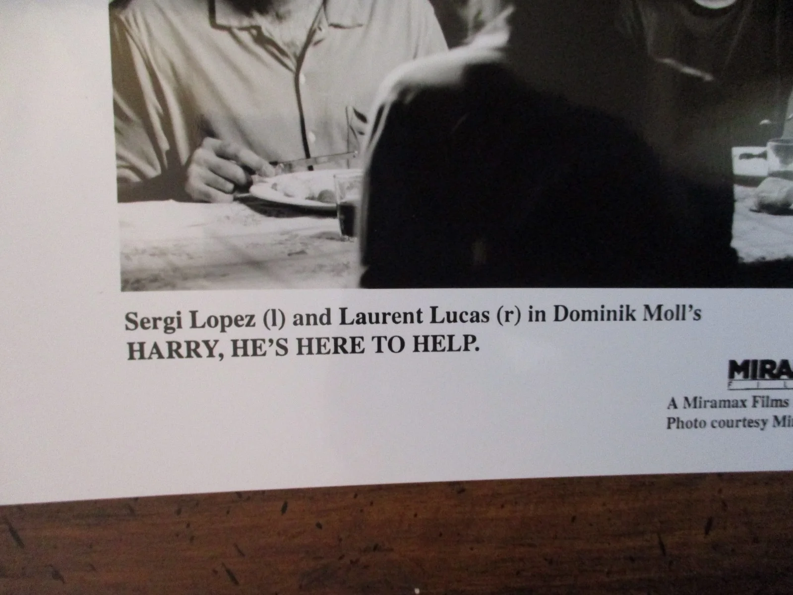 Laurent Lucas/Sergi Lopez(HARRY, HE'S HERE TO HELP)2000 8 x 10 B & W Press Photo, изображение 3