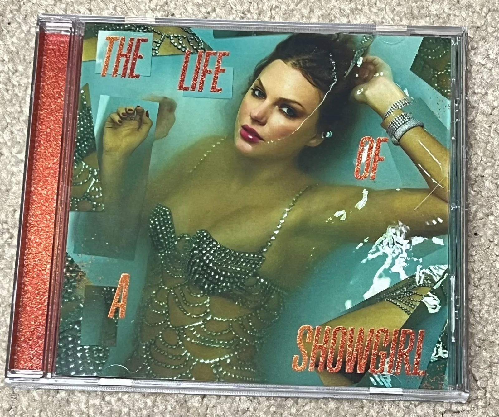 SIGNED AUTO FRAMED TAYLOR SWIFT LIFE OF A SHOWGIRL PHOTO 2 & CD BAS BECKETT COA, изображение 2