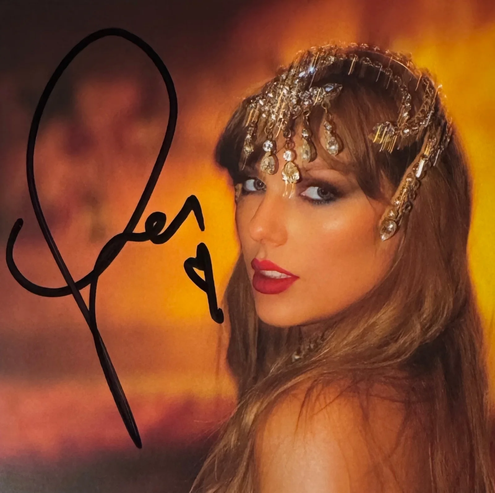 Taylor Swift The Life of a Showgirl CD Signed 4.75x4.75 Photo Art #1 - Beckett, изображение 2