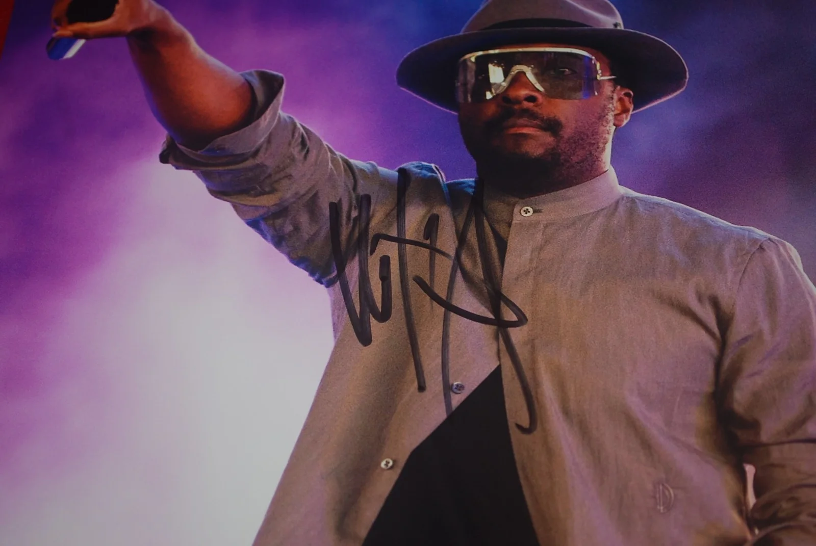 BLACK EYED PEAS WILL.I.AM Signed 11X14 Photo Beckett COA BV81378, изображение 2