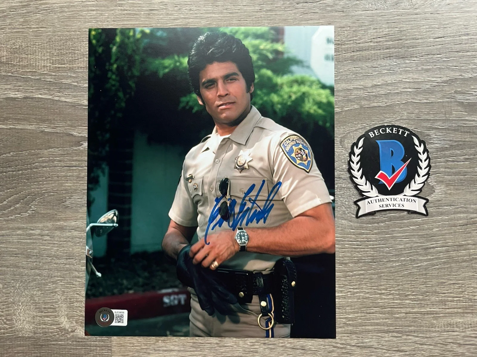 Erik Estrada — Erik Estrada Signed Ponch 8x10 Photo Beckett COA Chips