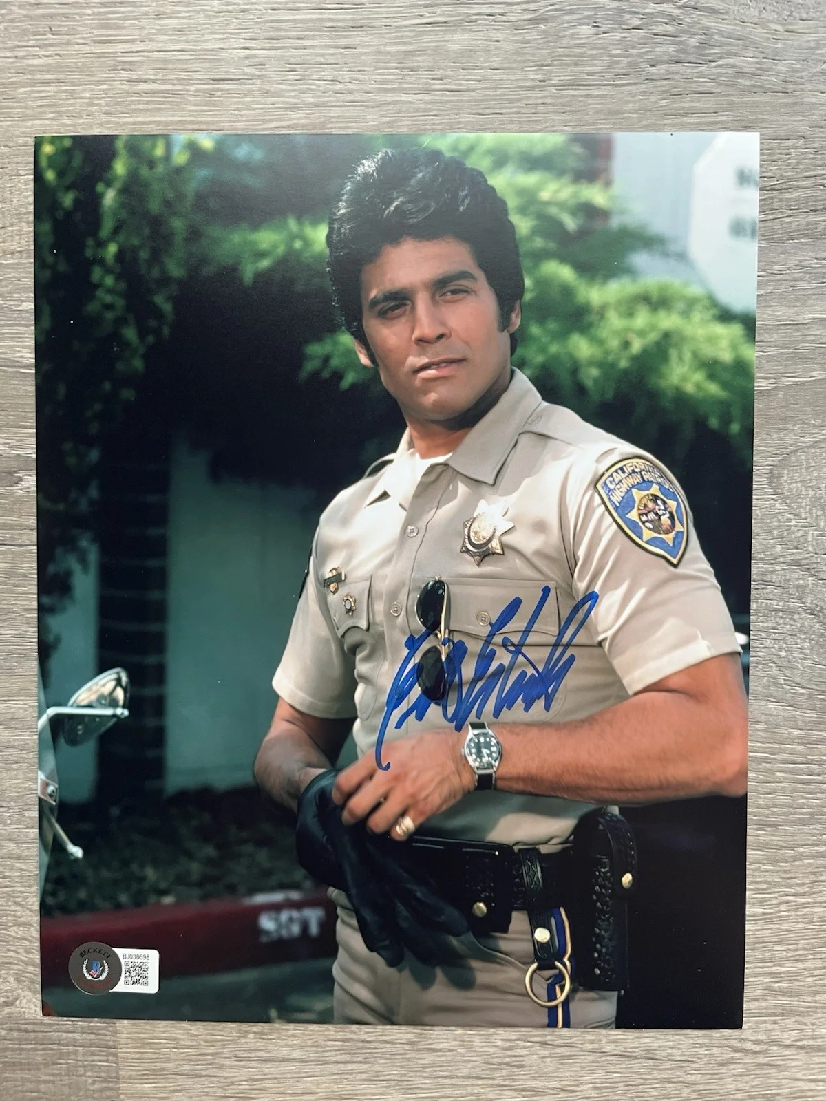 Erik Estrada — Erik Estrada Signed Ponch 8x10 Photo Beckett COA Chips, image 2