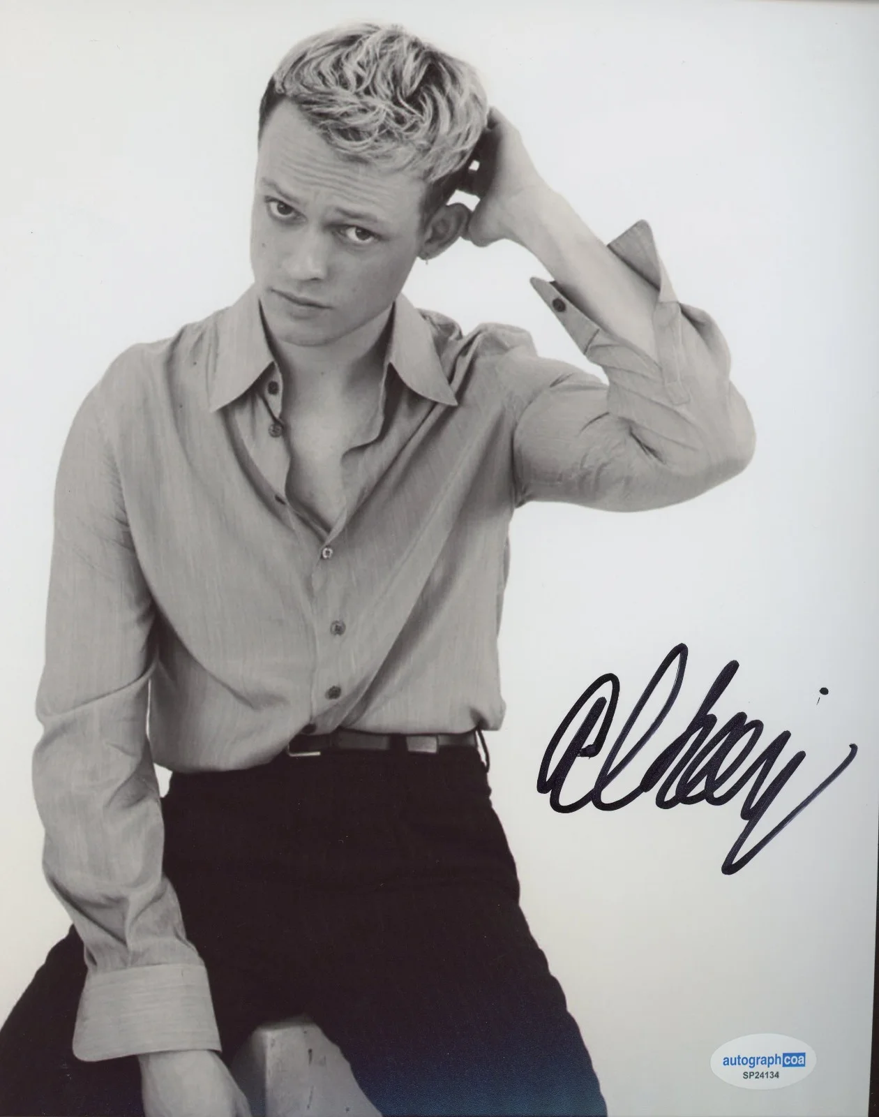 Anson Boon — Anson Boon Signed Autographed MOBLAND Eddie Harrigan 8x10 Photo ACOA A, image 2