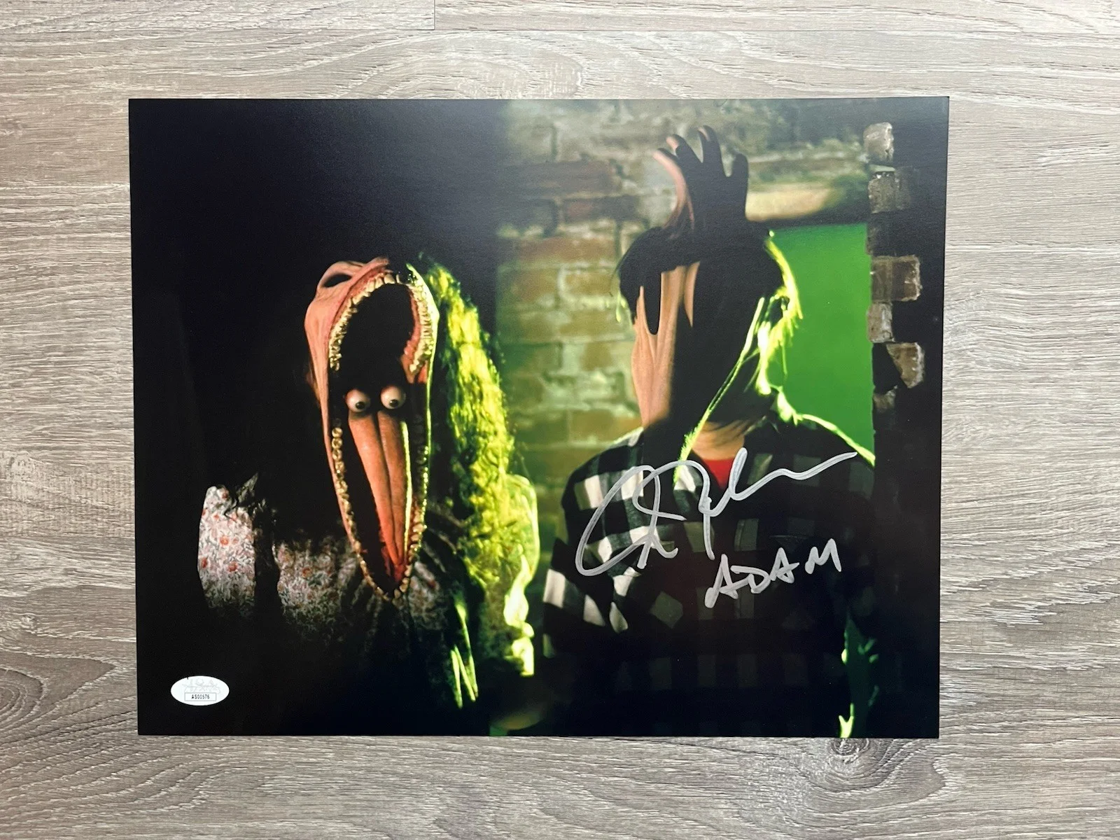Alec Baldwin — Alec Baldwin Signed Inscribed Beetlejuice 11x14 Photo JSA COA Adam Maitland, изображение 2