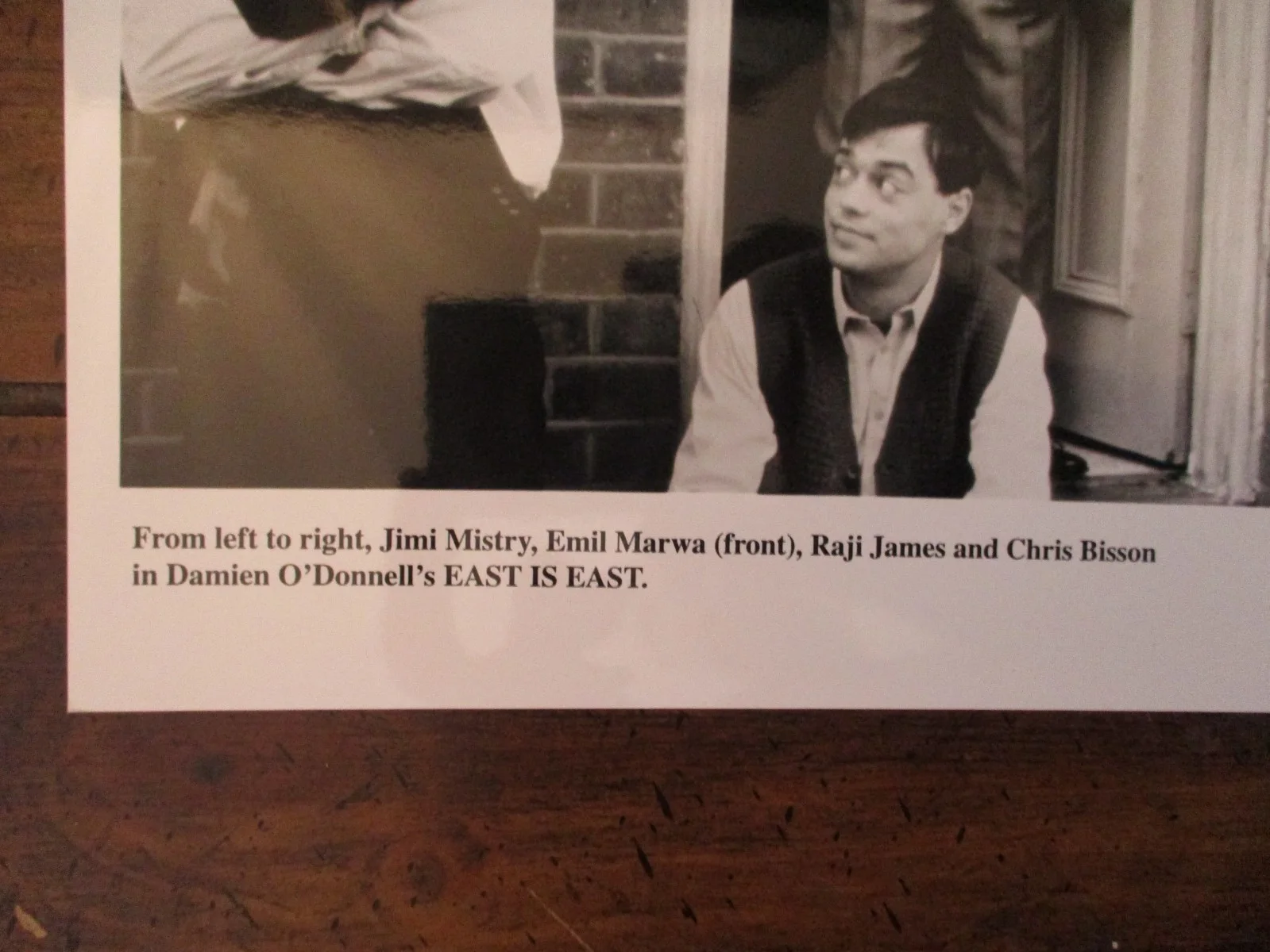 Raji James/Chris Bisson/Jimi Mistry/Emil Marwa(EAST IS EAST)2000 10 x 8 BW Photo, изображение 2