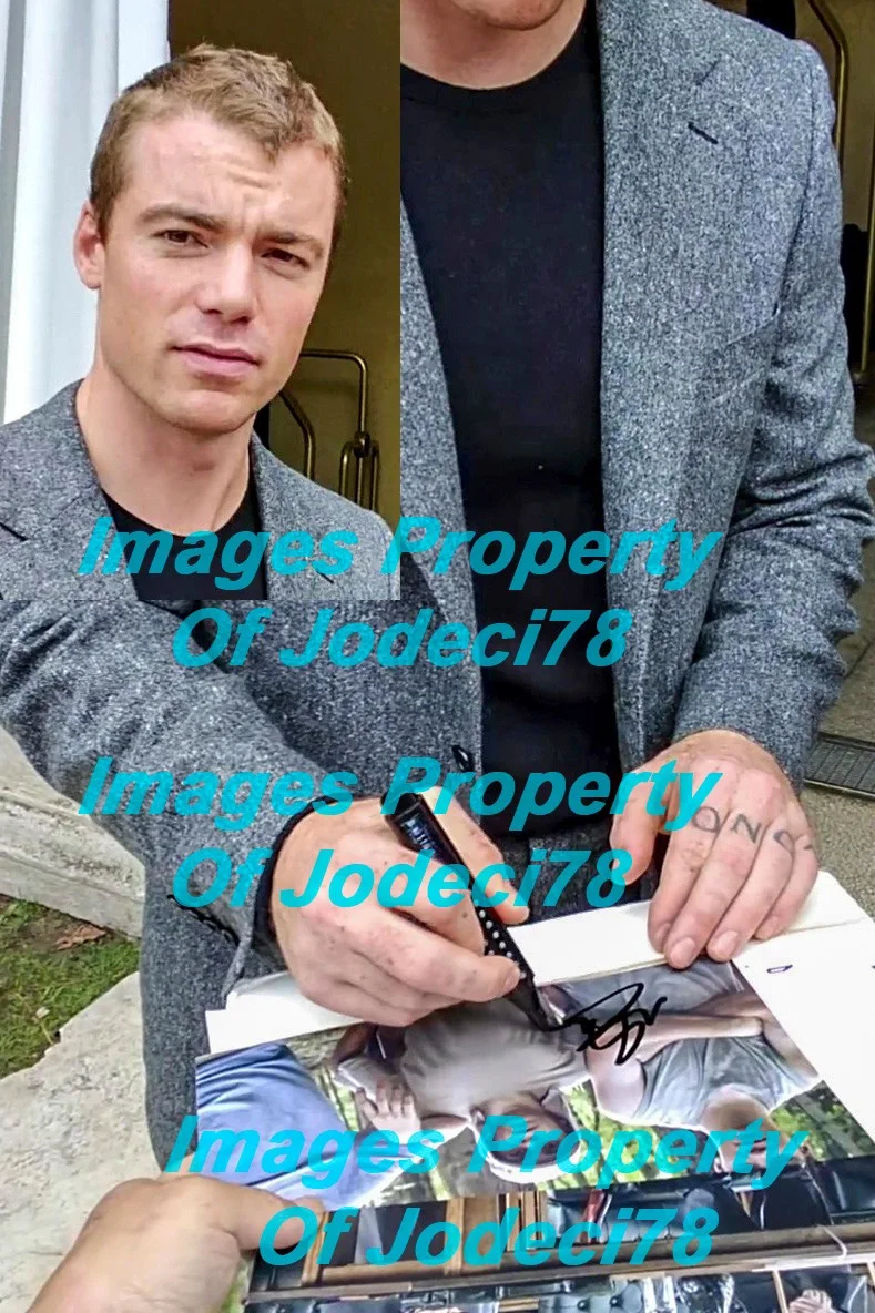 Gabriel Basso — Gabriel Basso Signed Autographed THE KINGS OF SUMMER 8x10 Photo EXACT Proof ACOA, изображение 3