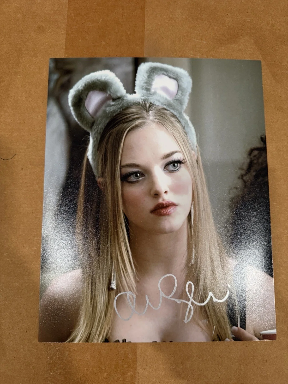 Amanda Seyfried Signed Mean Girls Karen The Housemaid Autograph Exact Proof, изображение 2