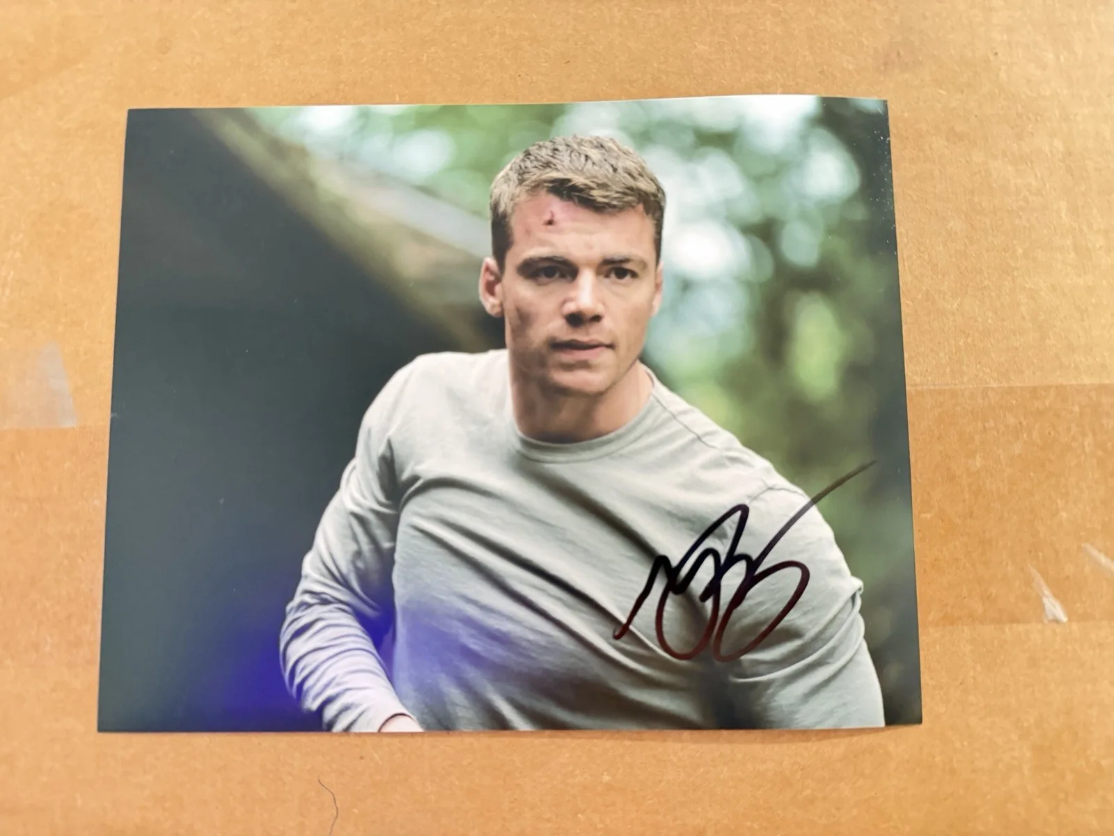 Gabriel Basso Signed The Night Agent Peter Sutherland 8x10 Autograph Exact Proof, image 2