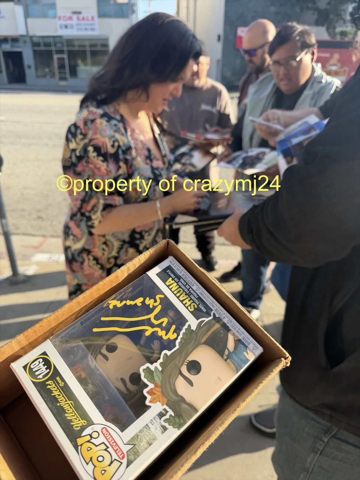 Melanie Lynskey Signed “Shauna” 1449 Yellowjackets Funko Proof Autograph SWAU, image 2
