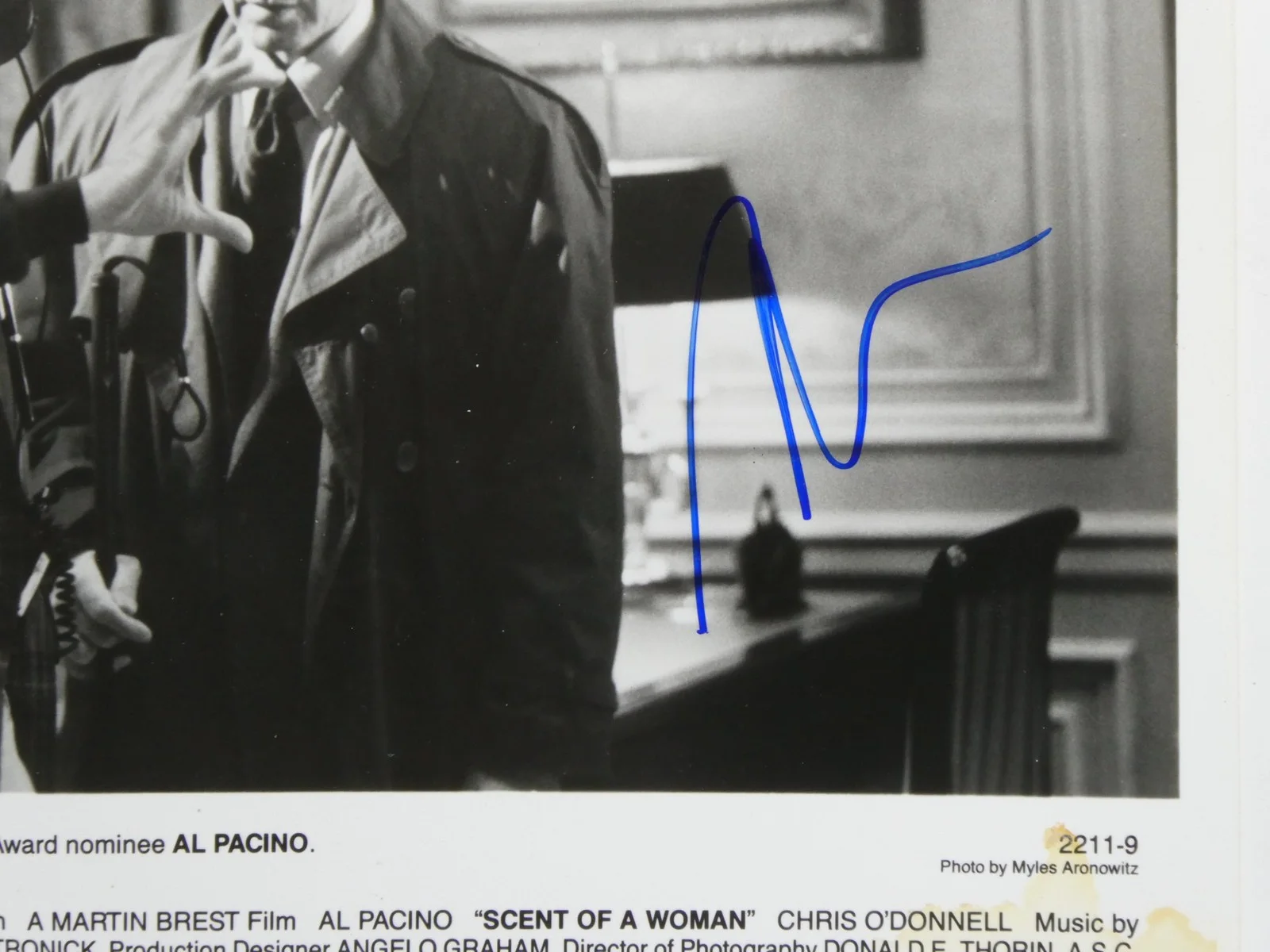 Martin Brest — Martin Brest Signed B&W 8x10 Promo Scent Of A Women Filmmaker JSA COA, изображение 3