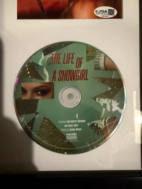 Taylor Swift signed autographed The Life Of A Show Girl CD Photo 1 Framed JSA, изображение 5