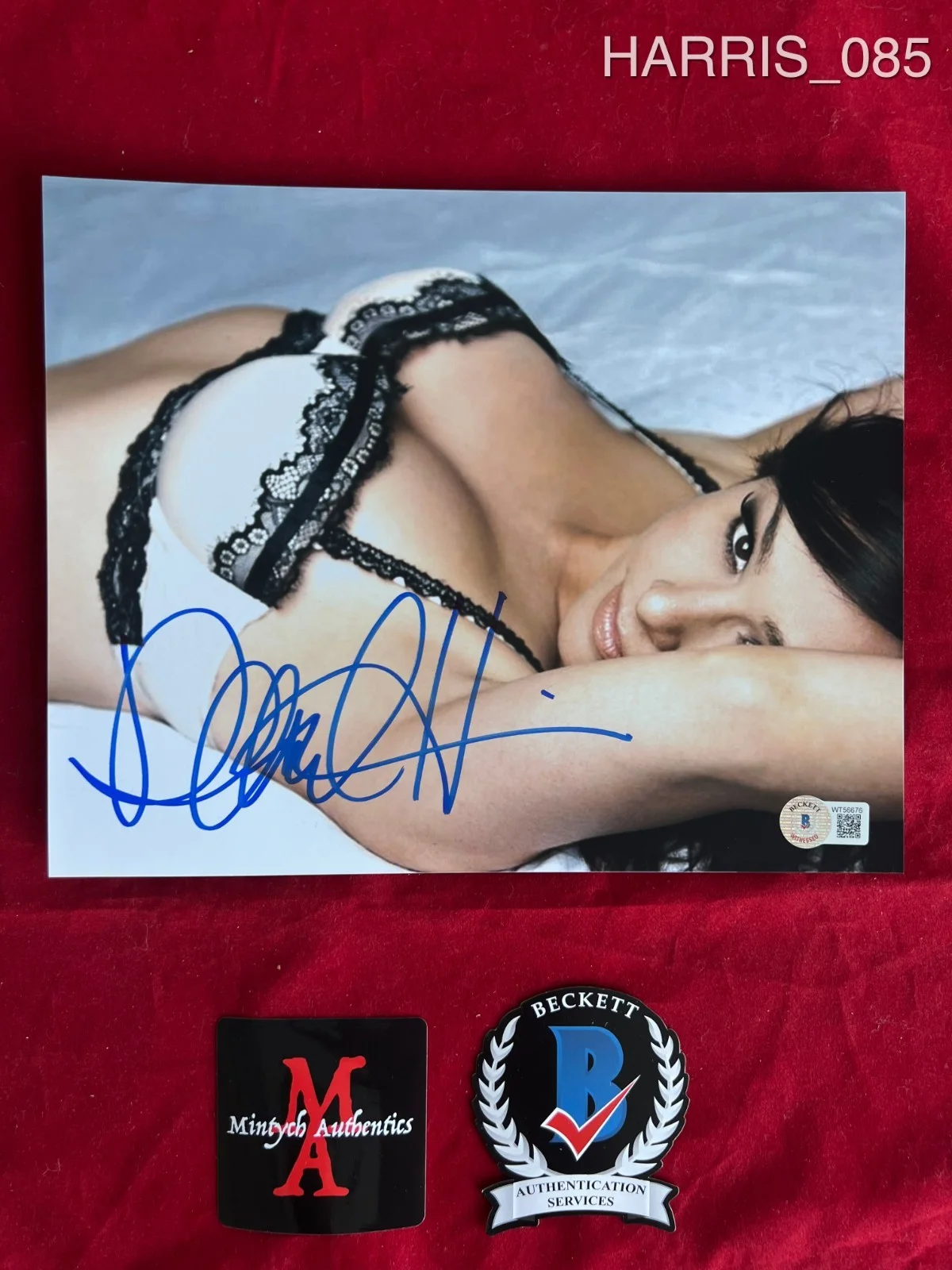 DANIELLE HARRIS — Danielle Harris autographed signed 8x10 photoHalloween Beckett COA horror