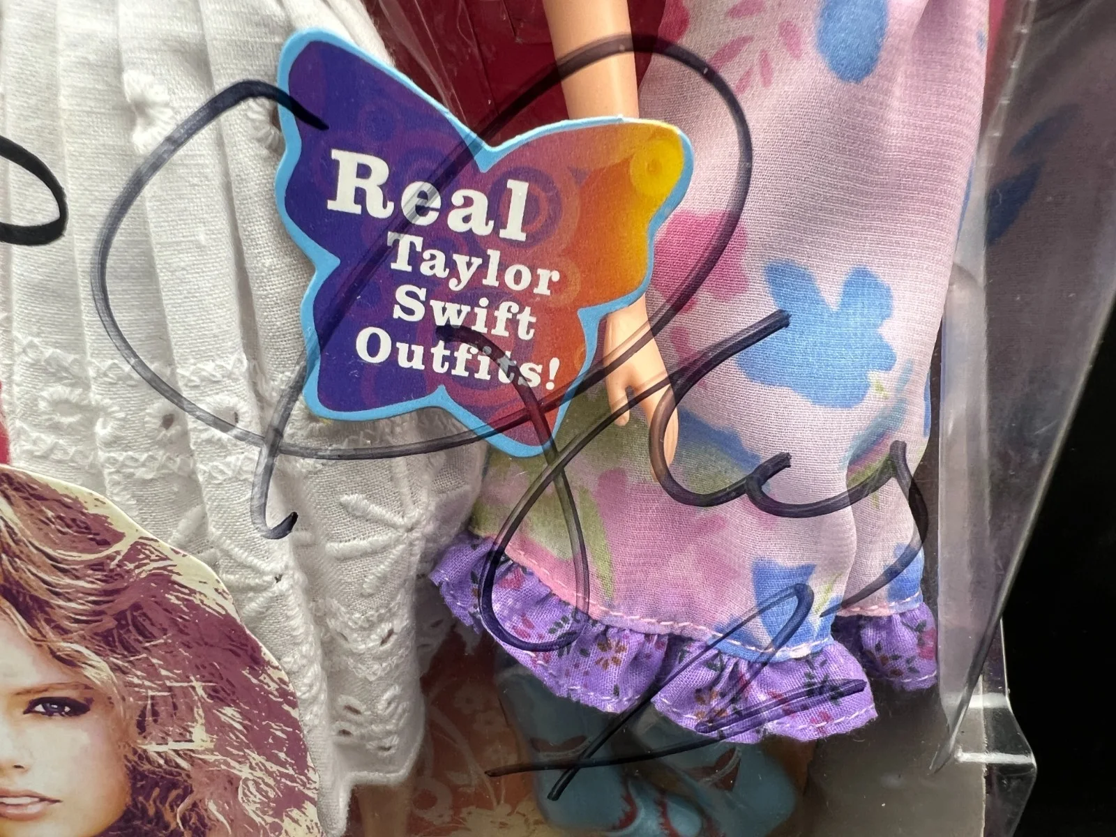 Taylor Swift Signed 2008 JAKKS Pacific Debut Era Sundress Medley Doll NEW SEALED, изображение 2