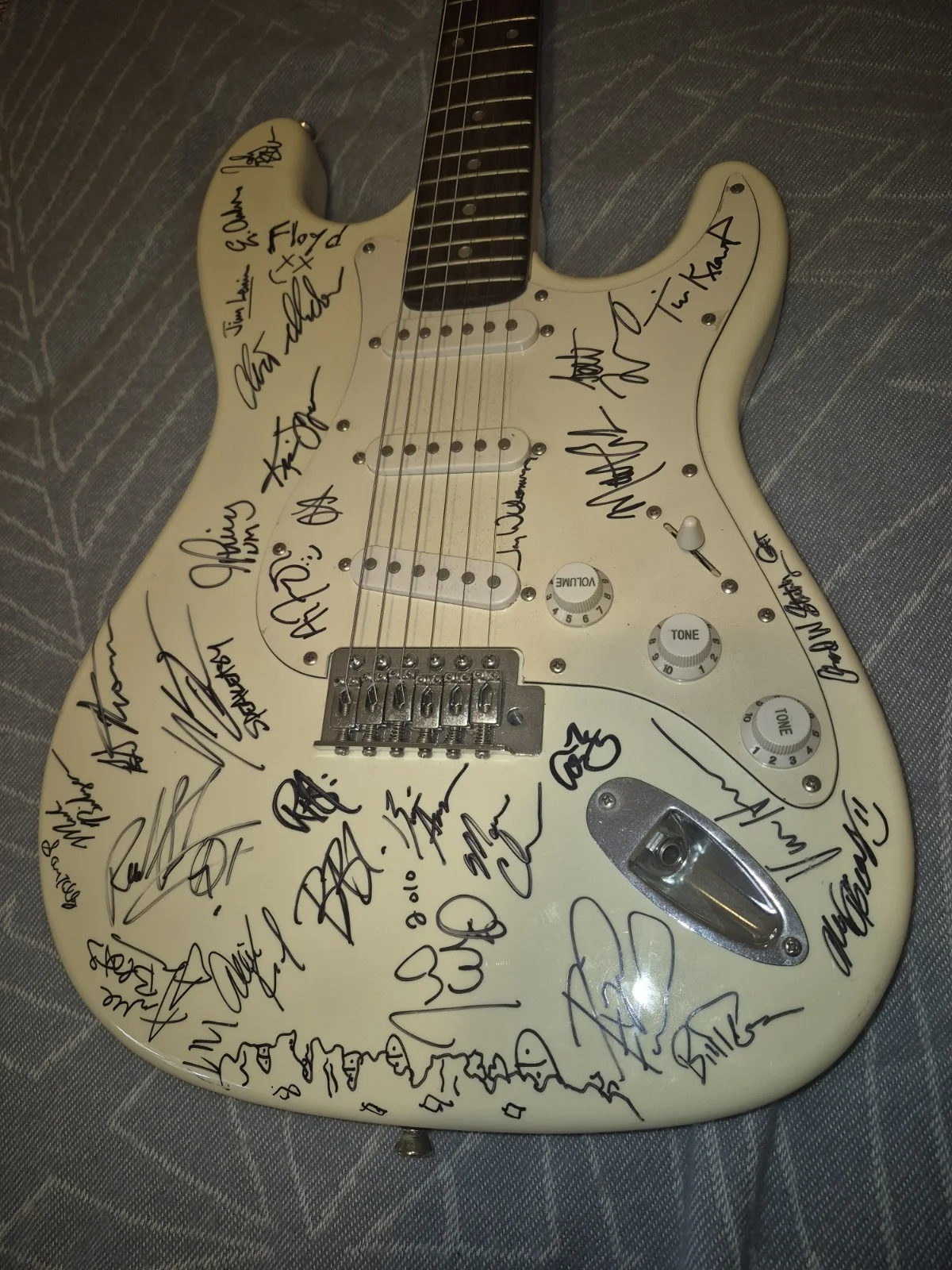 Signed 2010 Wakarusa Festival Guitar - Umphrey's McGee, Andy Frasco, More!, изображение 2