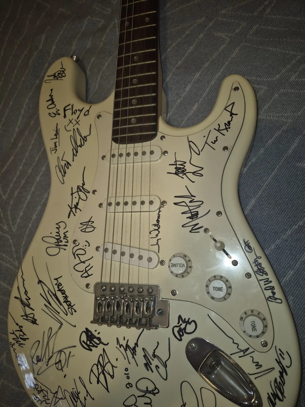 Signed 2010 Wakarusa Festival Guitar - Umphrey's McGee, Andy Frasco, More!, изображение 5