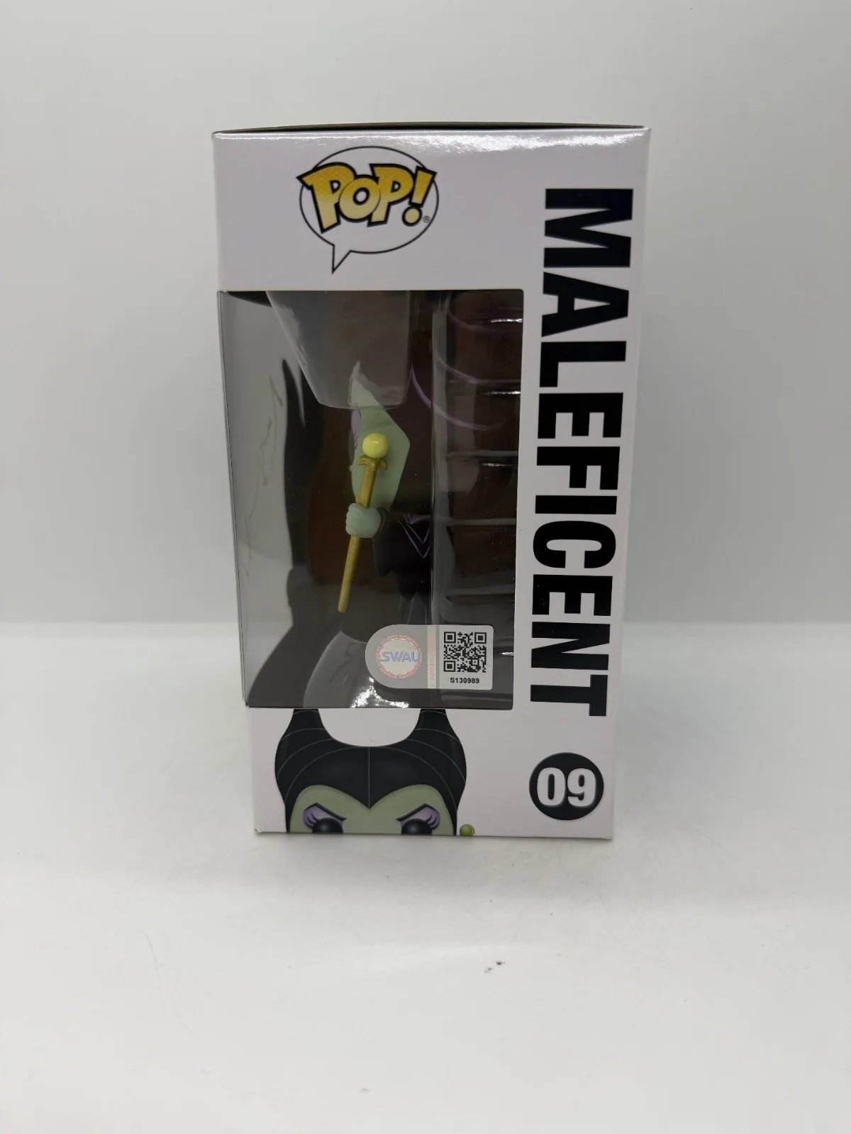 angelina jolie — Angelina Jolie Signed Disney Villians Malificent Funko Pop #09 SWAU #2, изображение 2