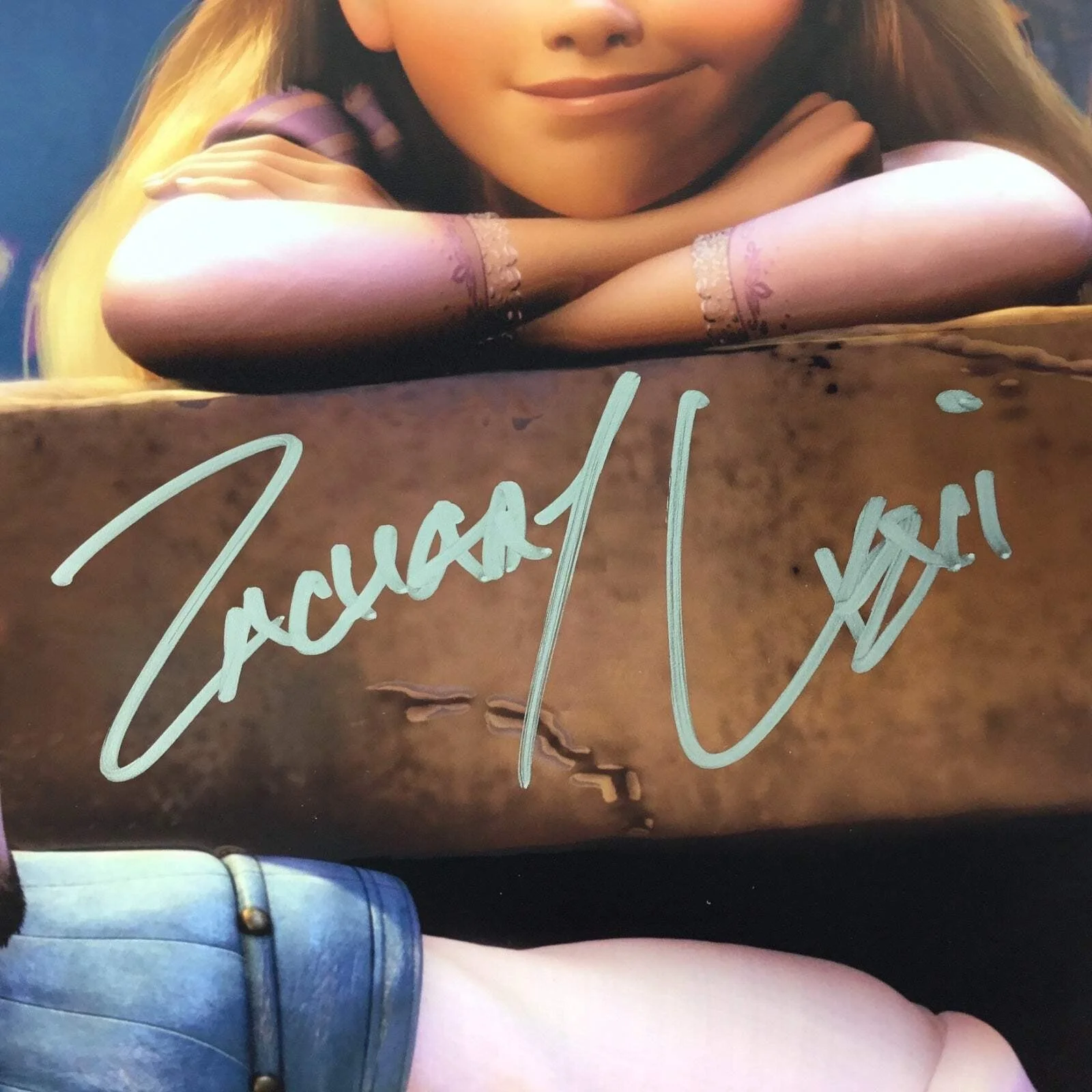 Zachary Levi — Zachary Levi Signed 11x14 Photo Flynn Rider - Tangled (Beckett Certified), изображение 2