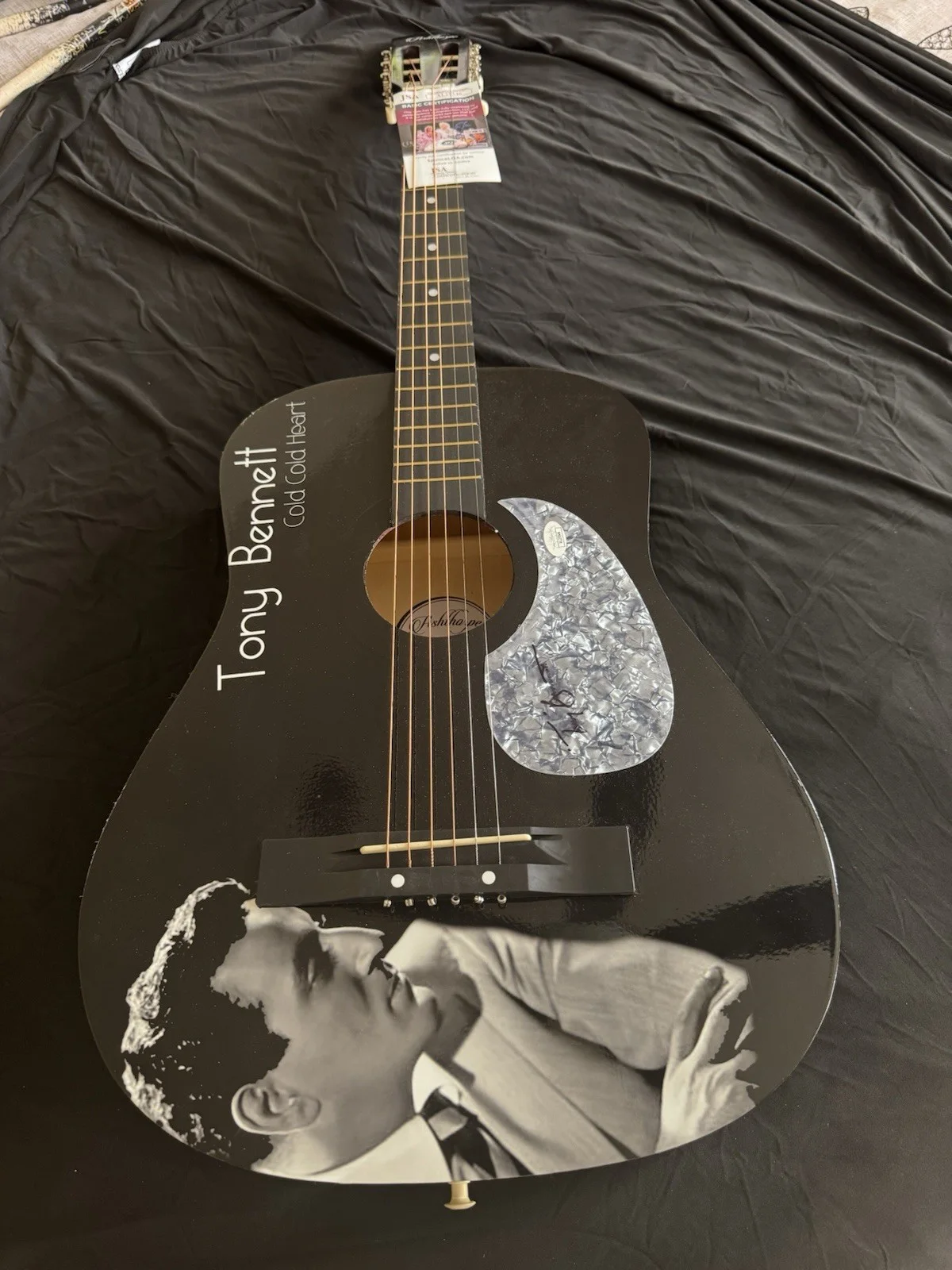 Tony Bennett — TONY BENNETT SIGNED AUTOGRAPH CUSTOM ACOUSTIC GUITAR - VERY RARE! JSA COA