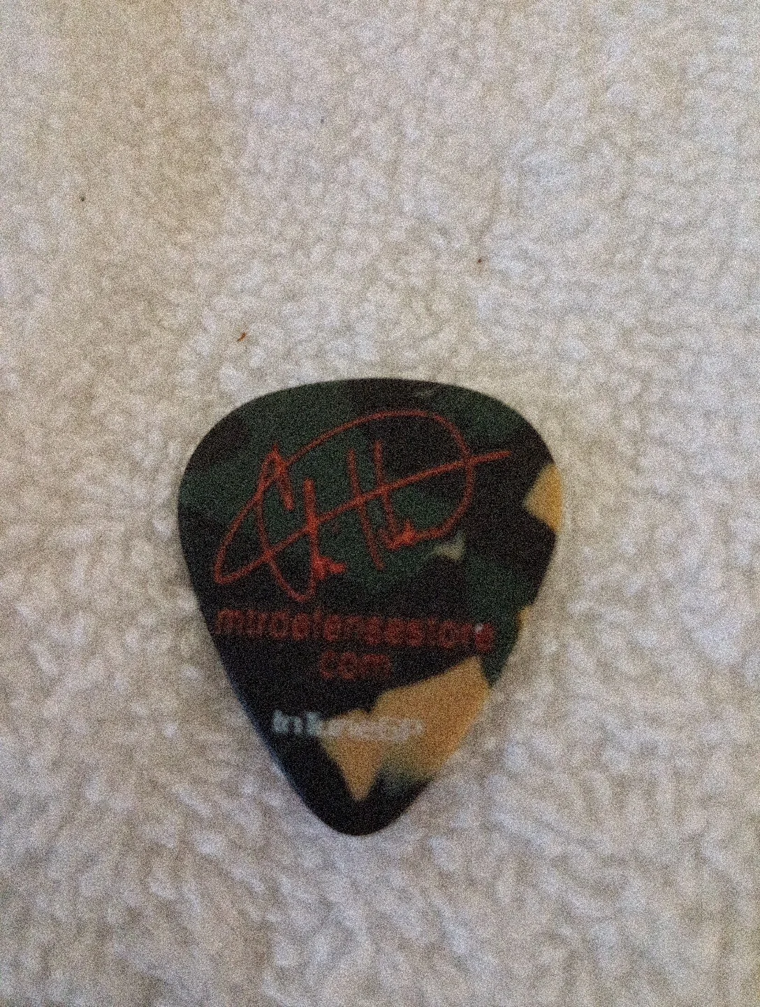 Chris Henderson Signed Guitar Pick 3 Doors Down MTR Defense Camo Signature Pic, image 2