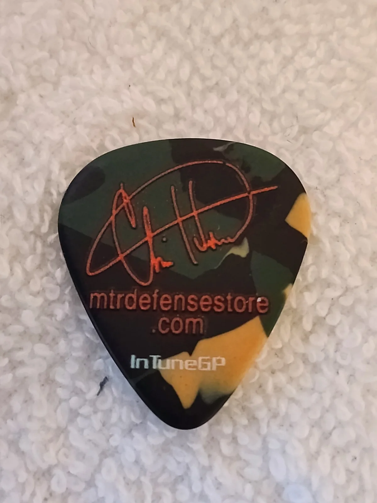 Chris Henderson Signed Guitar Pick 3 Doors Down MTR Defense Camo Signature Pic, image 4