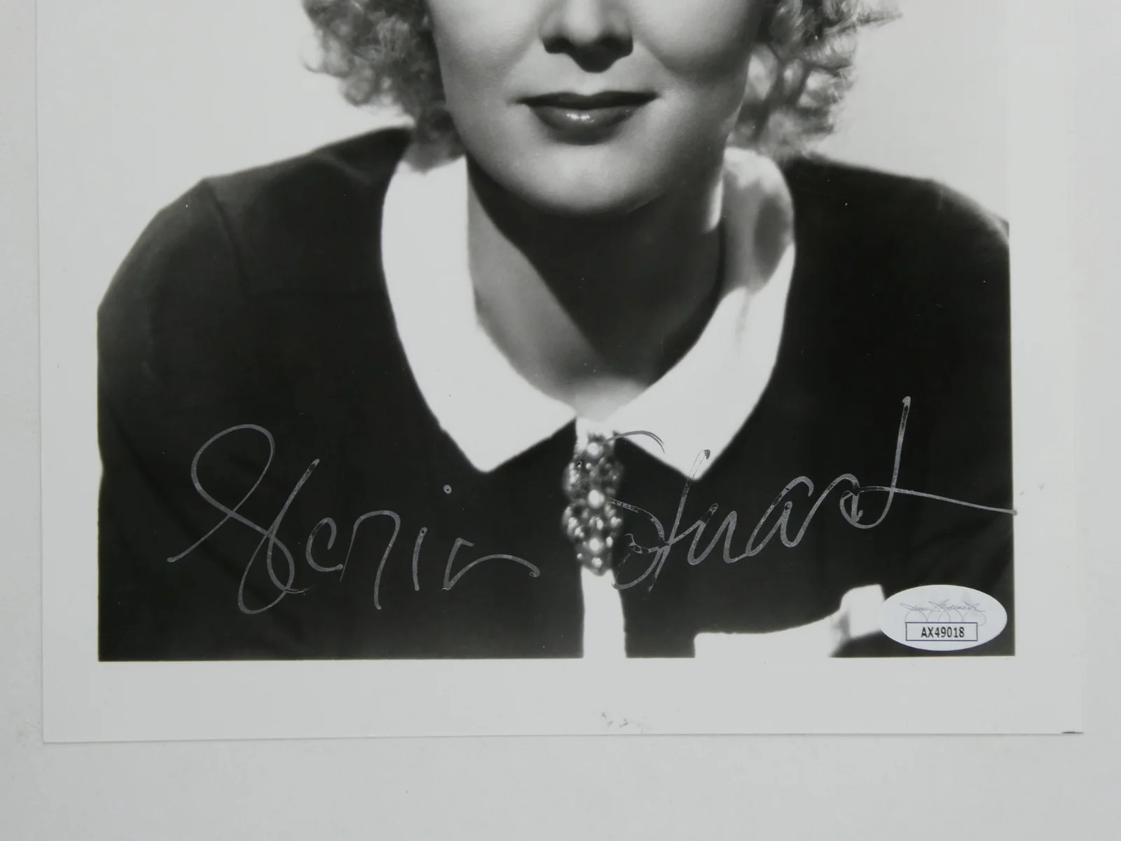 Gloria Stuart — Gloria Stuart Signed B&W 8x10 Photo Autographed Titanic JSA COA, изображение 3