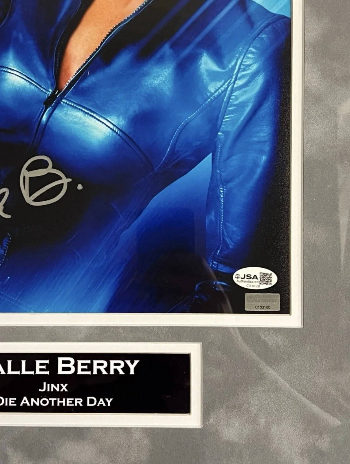 Halle Berry — Halle Berry autographed signed suede framed 11x14 007 James Bond Jinx JSA COA, image 2