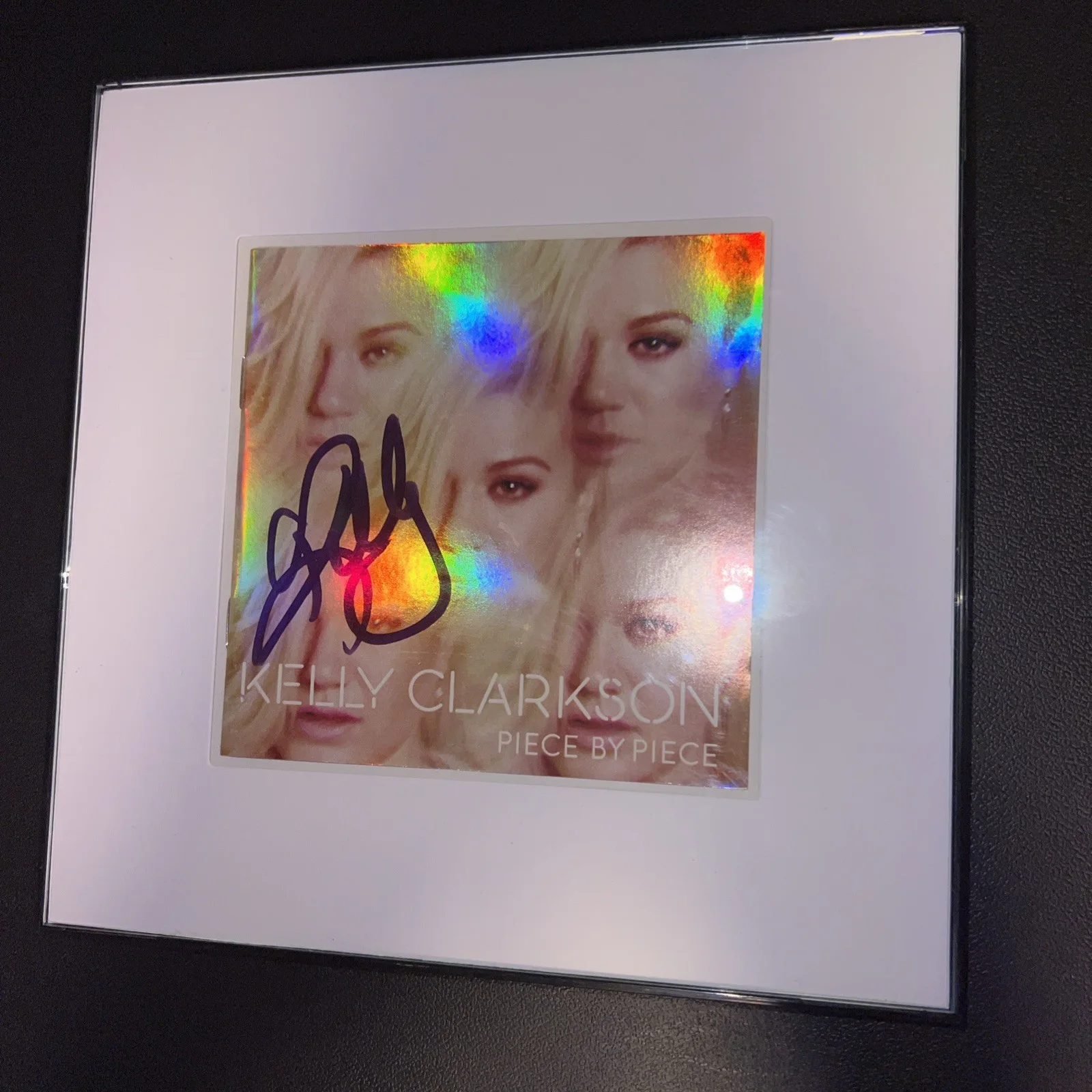 Kelly Clarkson Signed Piece By Piece Art Card Autographed Framed Collectible, изображение 4