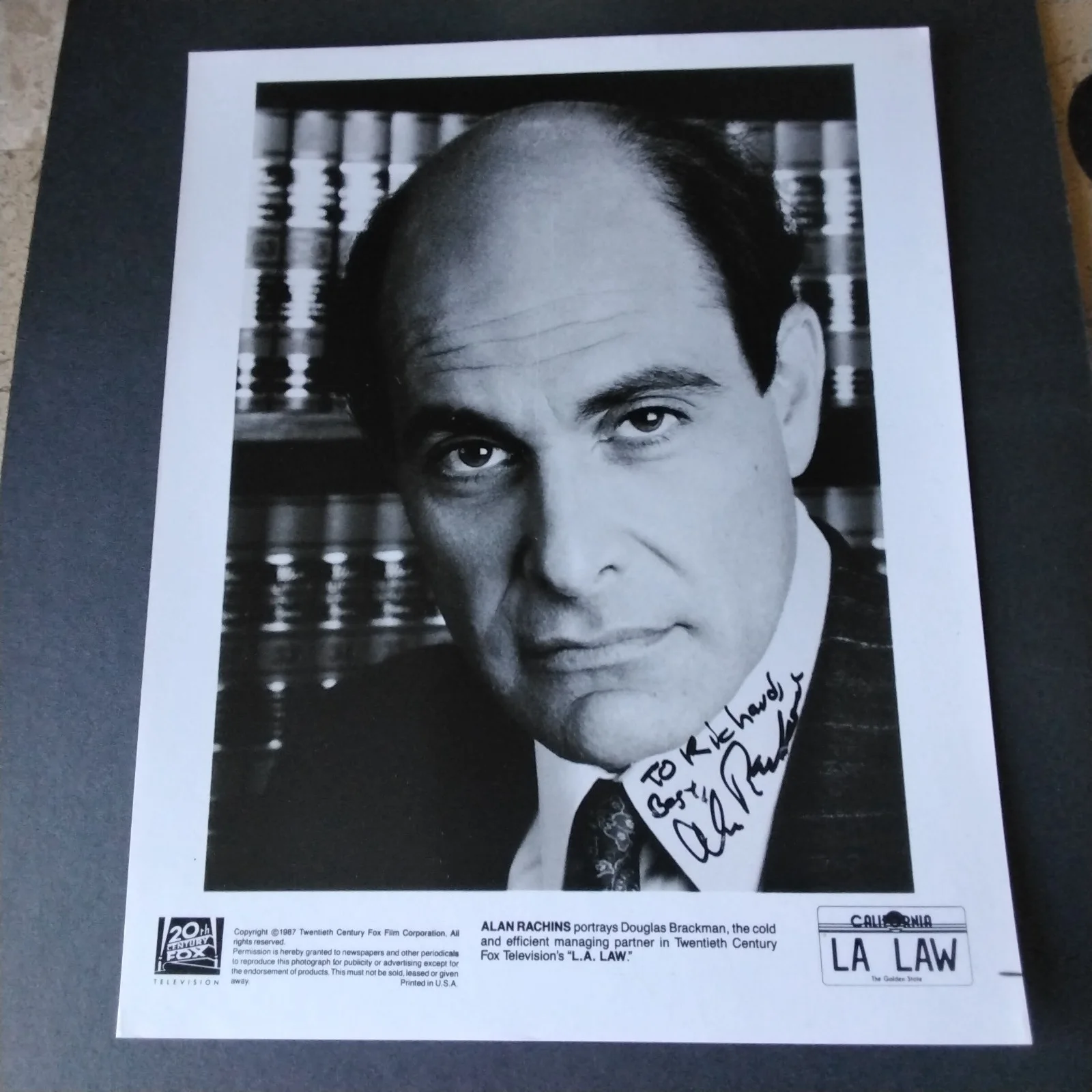 Alan Rachins SIGNED Photo 90s Movie TV Actor LA Law Batman Showgirls Scooby Doo, изображение 2
