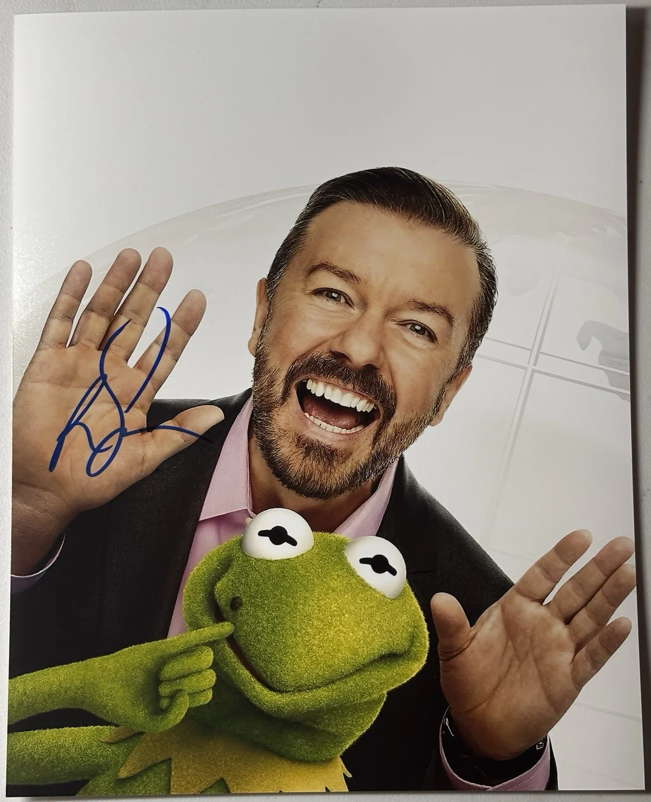 Ricky Gervais — Ricky Gervais Signed Photo, 8x10 with COA, The Office UK