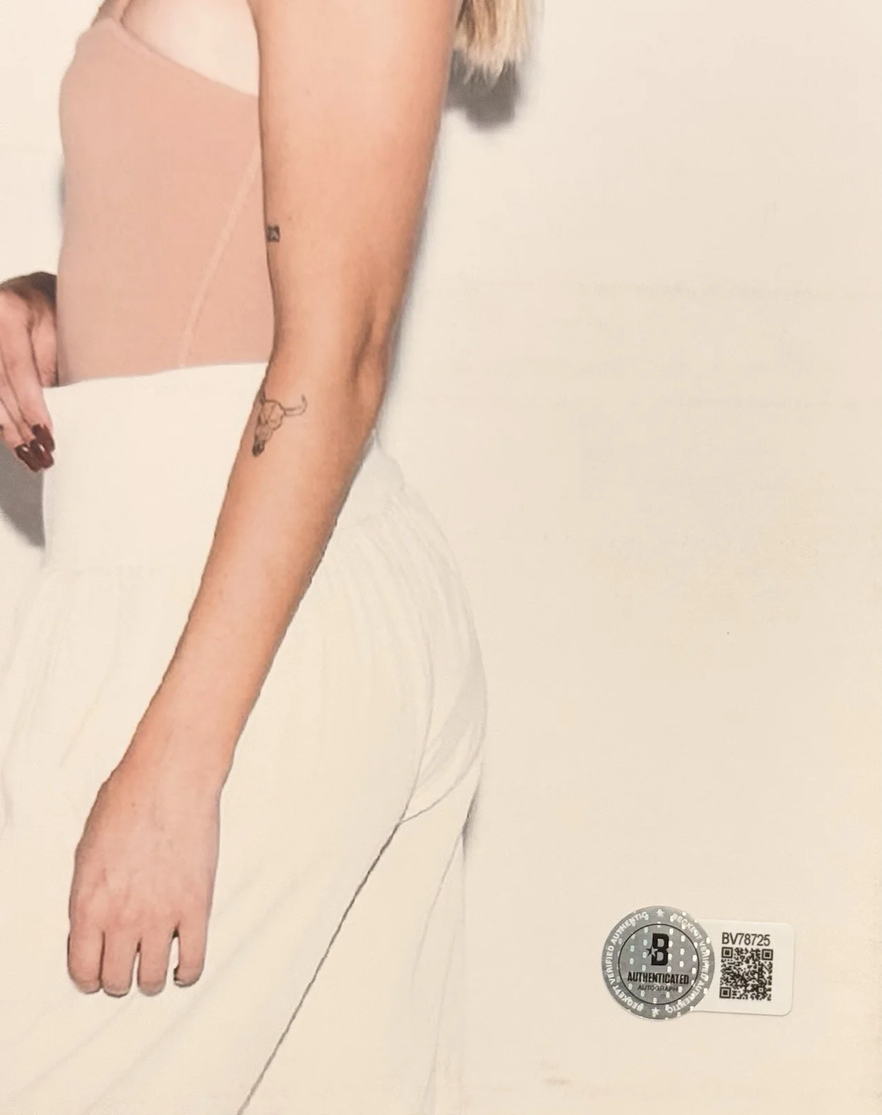 Danielle Bradbery Signed Autographed 8x10 Photo Country Music BAS Beckett Heart, изображение 2