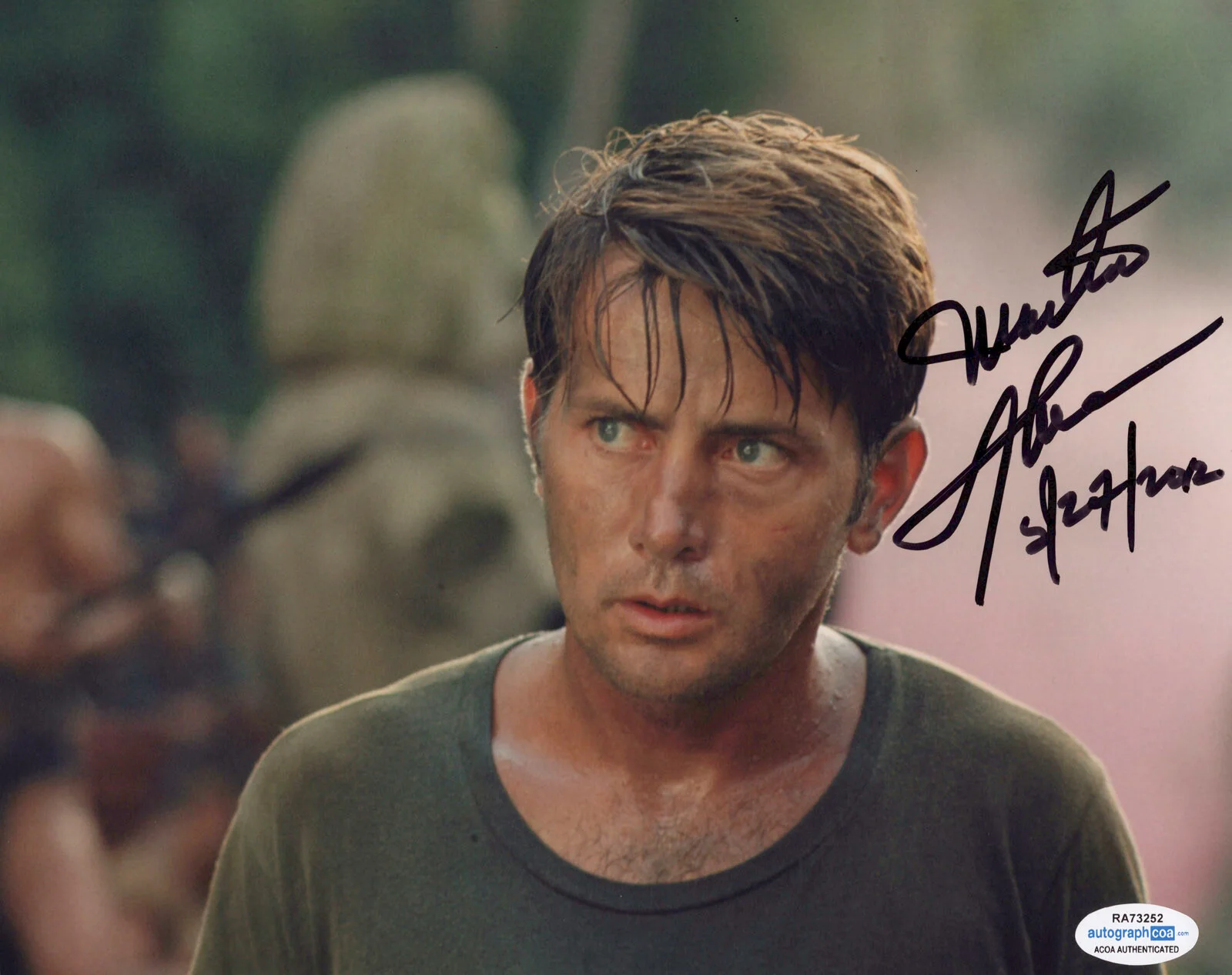 MARTIN SHEEN — Martin Sheen signed "APOCALYPSE NOW" 8x10 Photo d PROOF Autographed ACOA COA, image 3