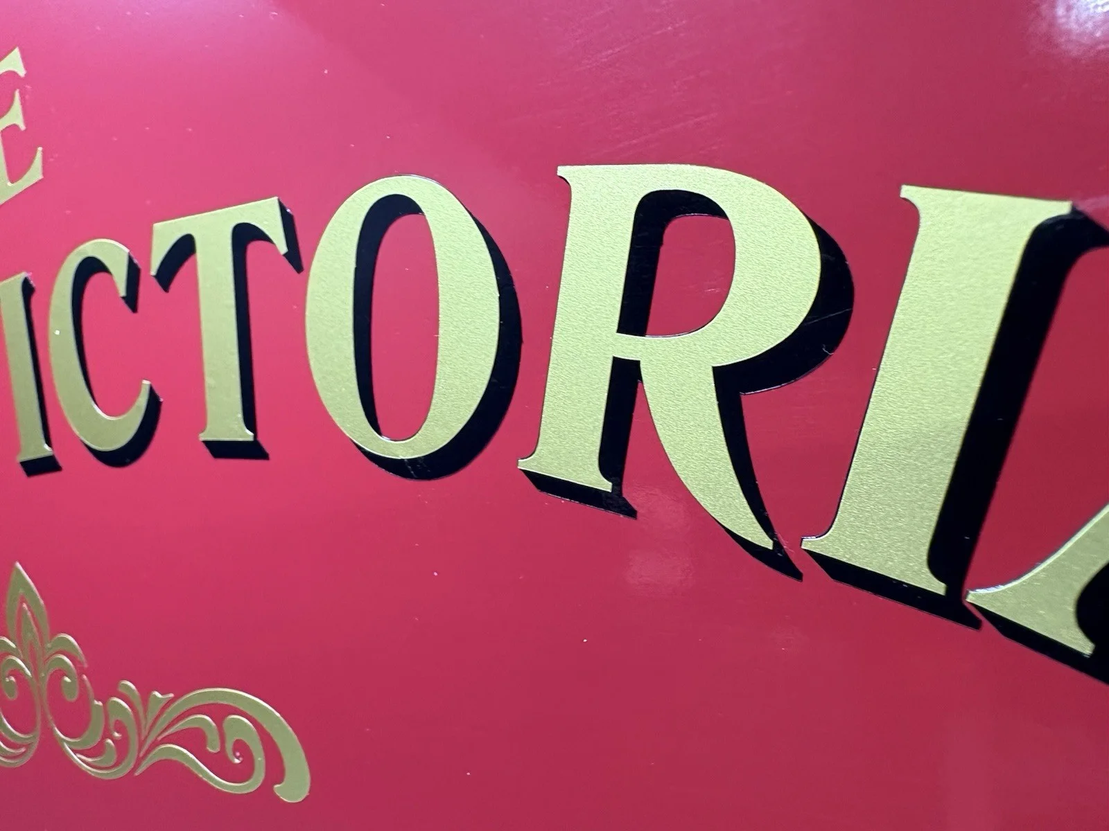 The Queen Victoria (Eastenders) Sign Board, изображение 4