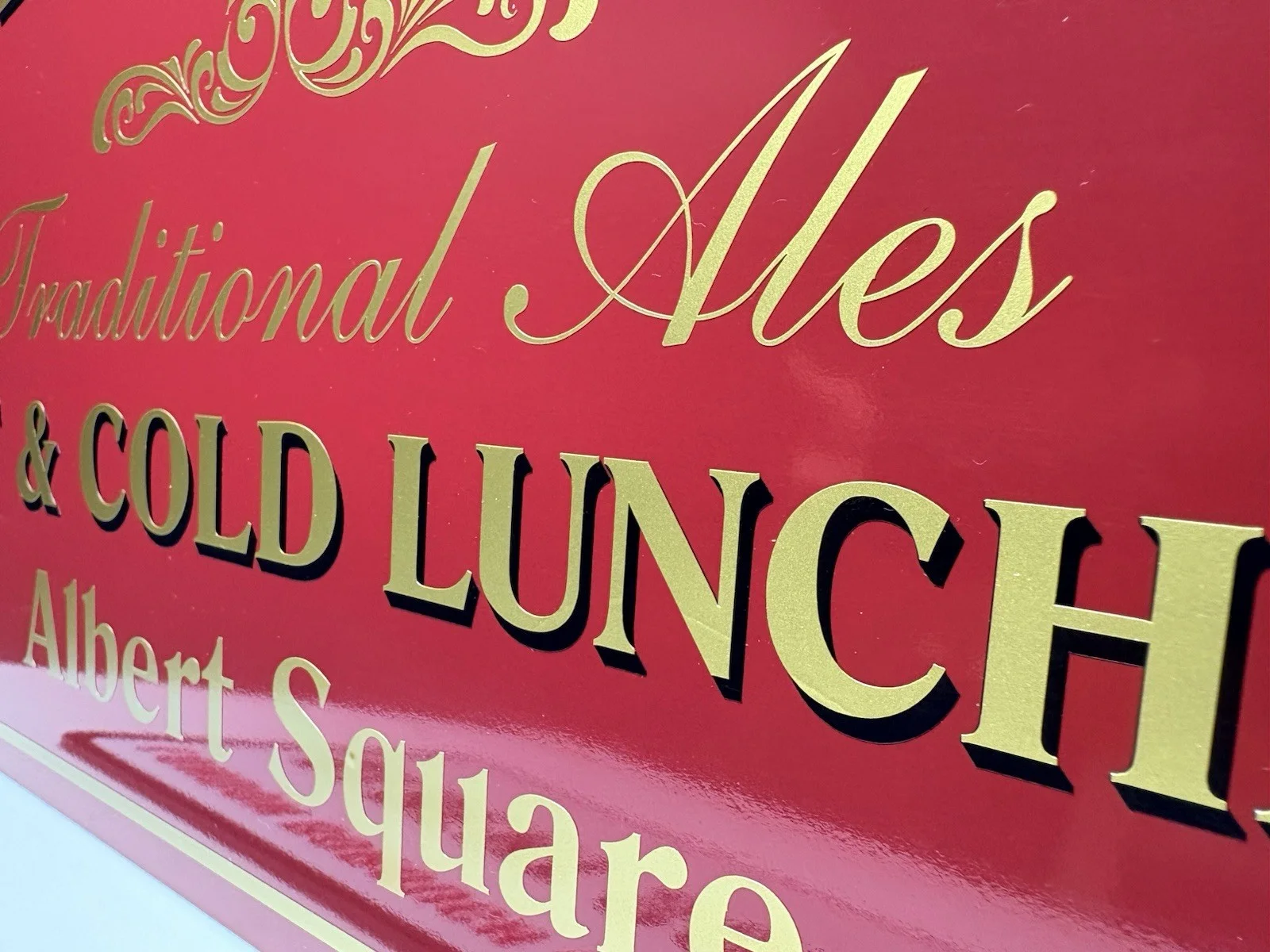 The Queen Victoria (Eastenders) Sign Board, изображение 5